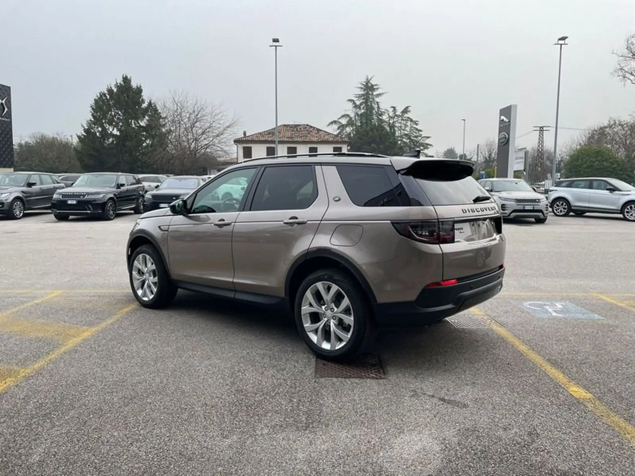 Land Rover - Discovery Sport