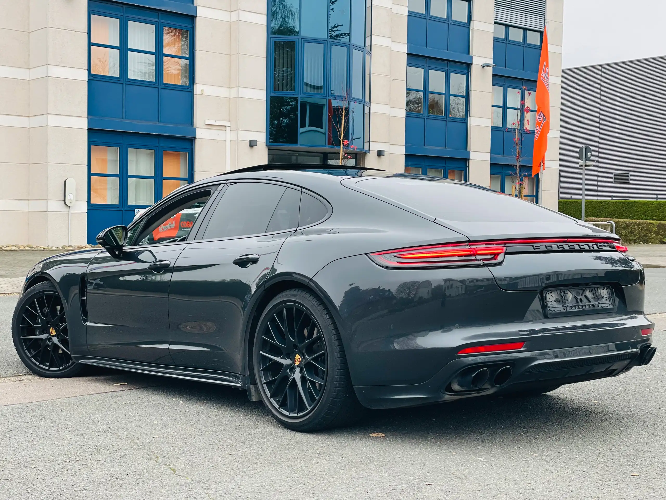 Porsche - Panamera