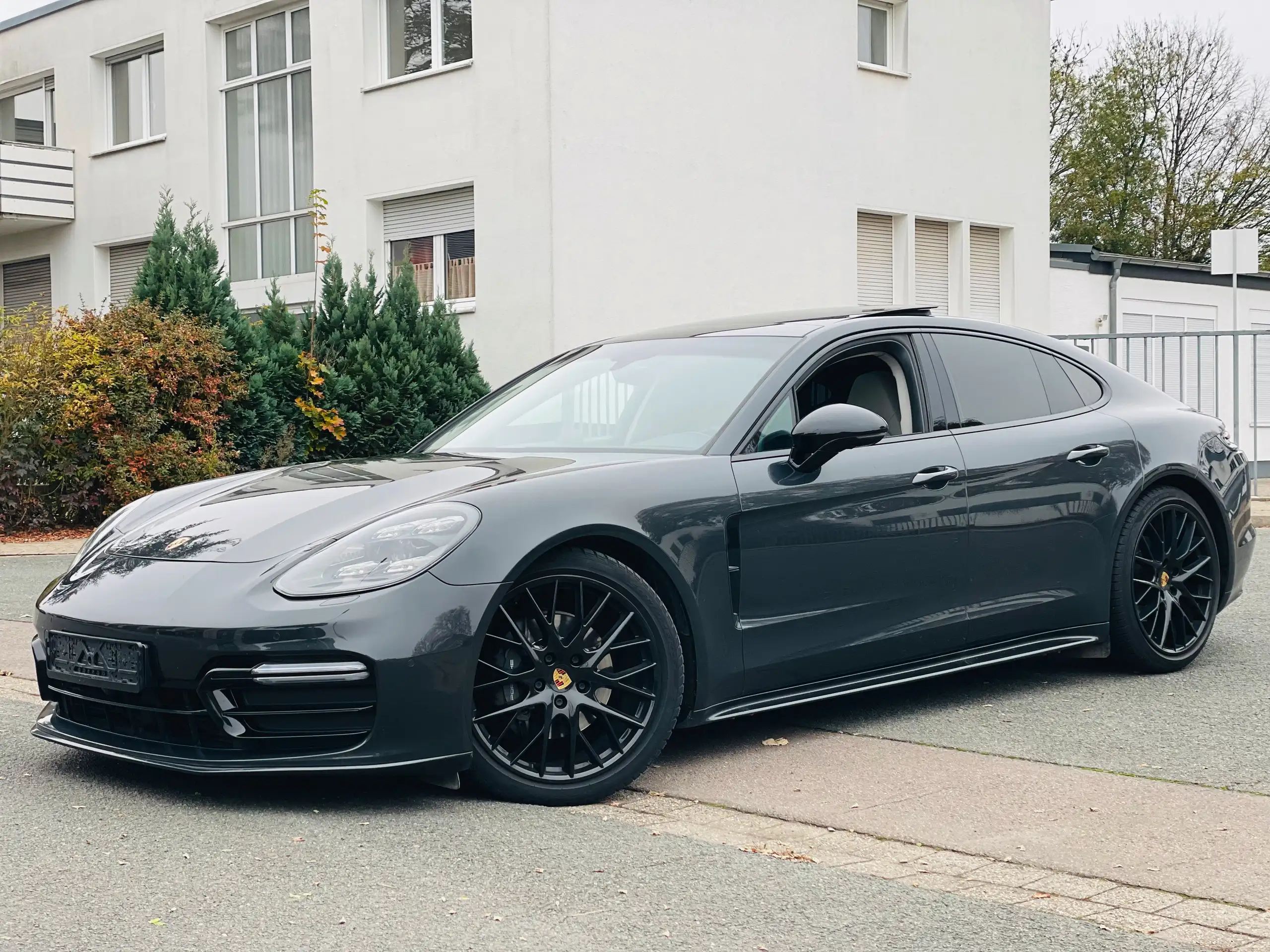 Porsche - Panamera