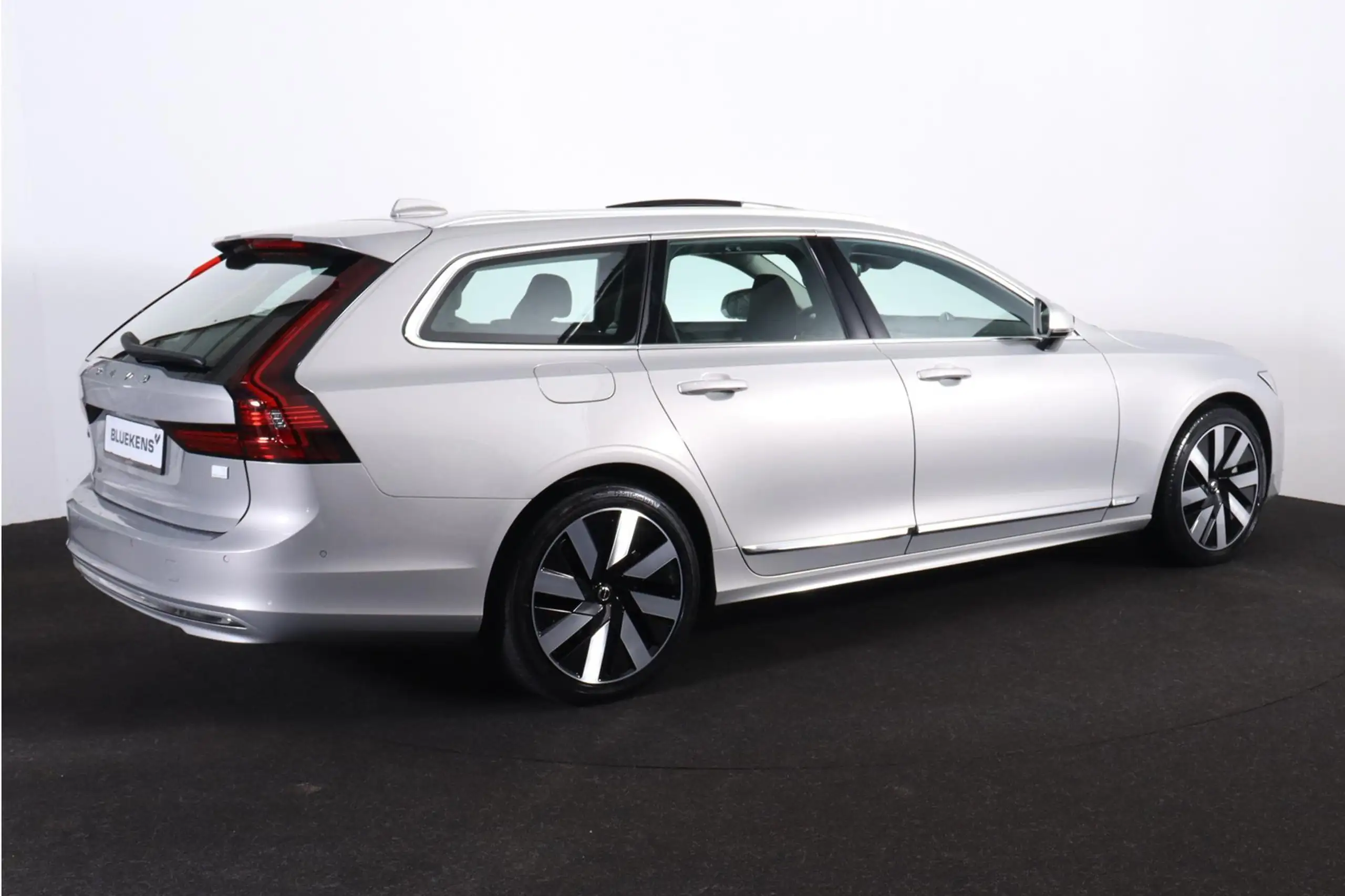 Volvo - V90