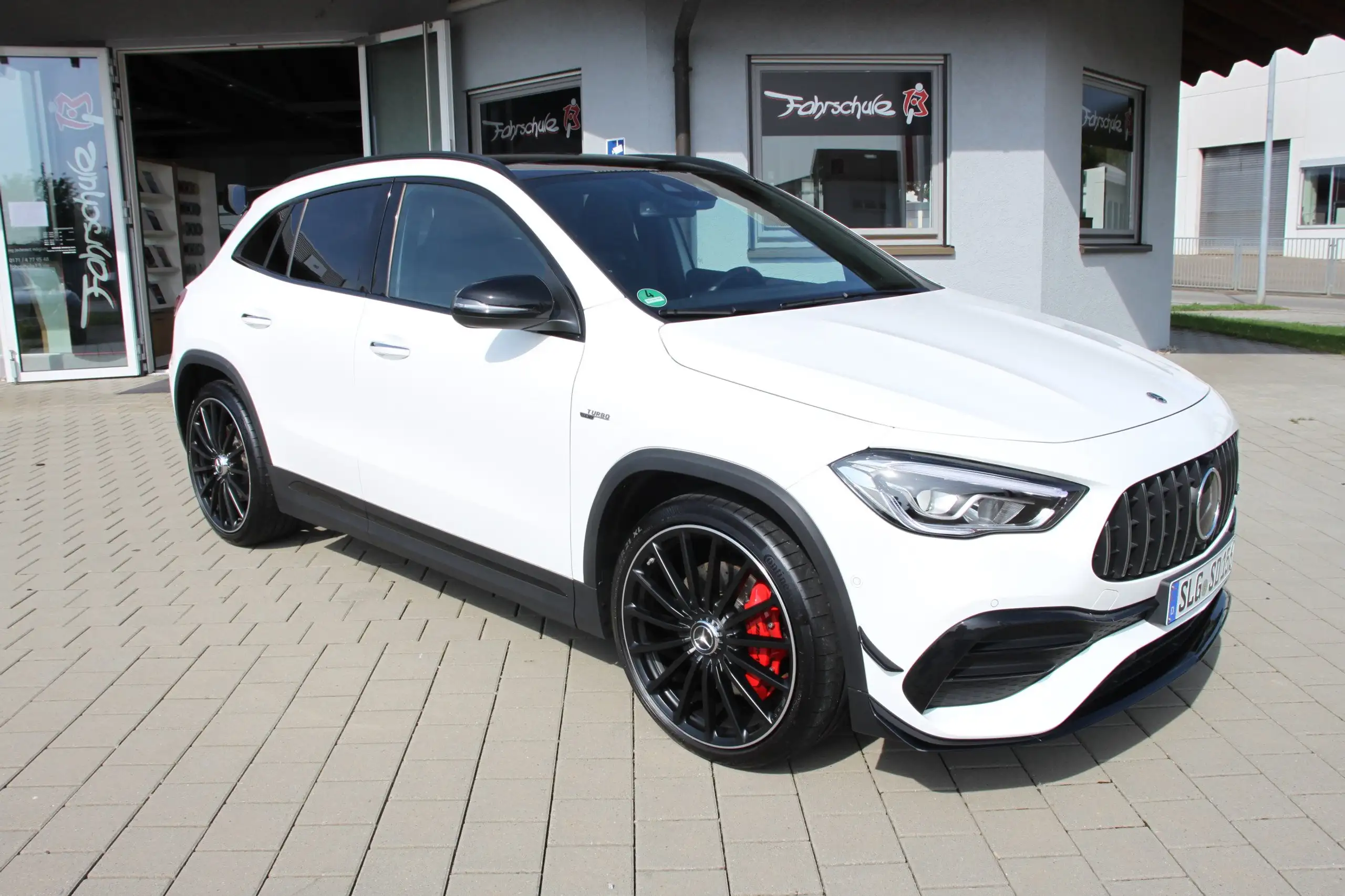 Mercedes-Benz - GLA 35 AMG