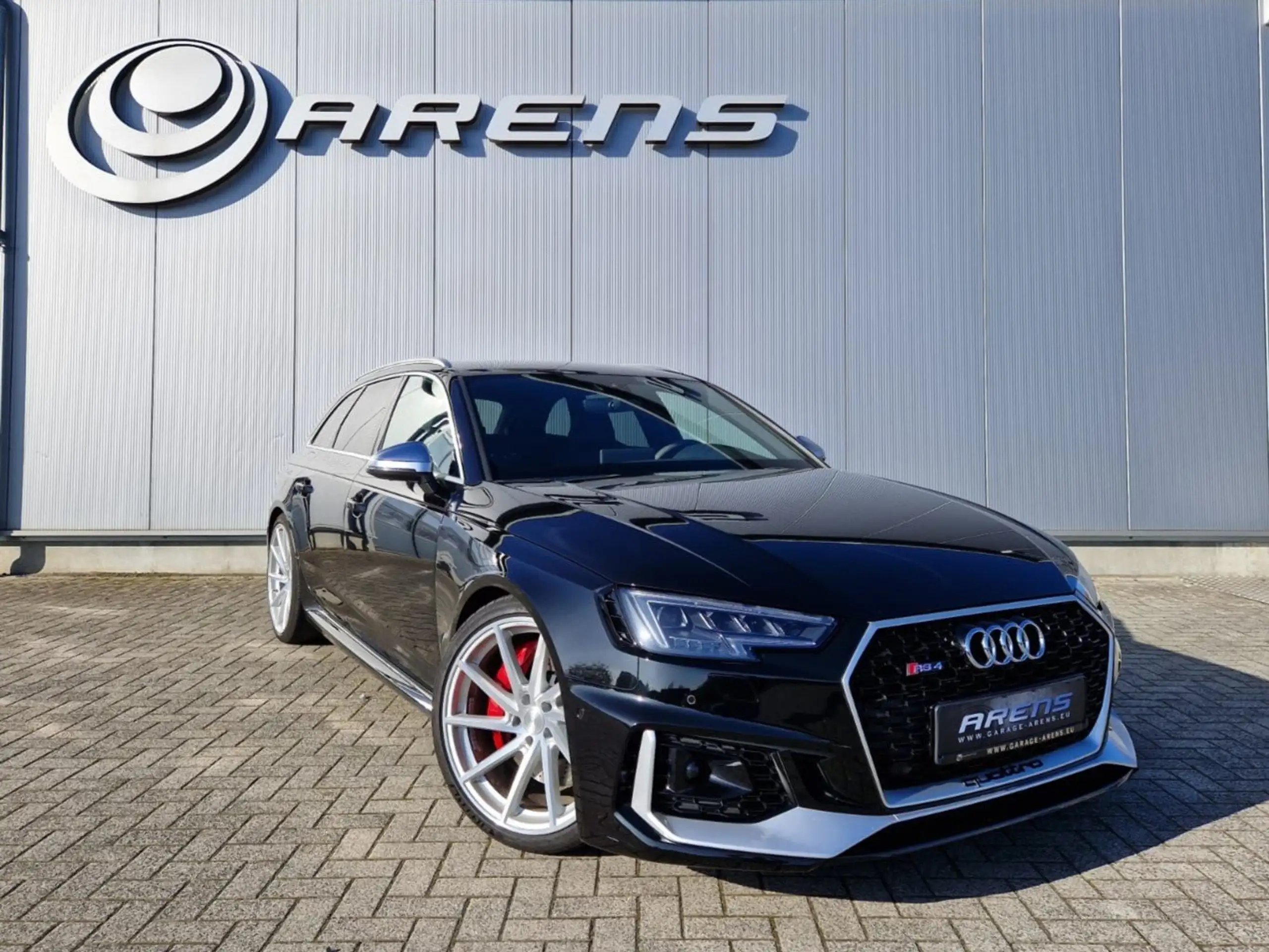 Audi - RS4