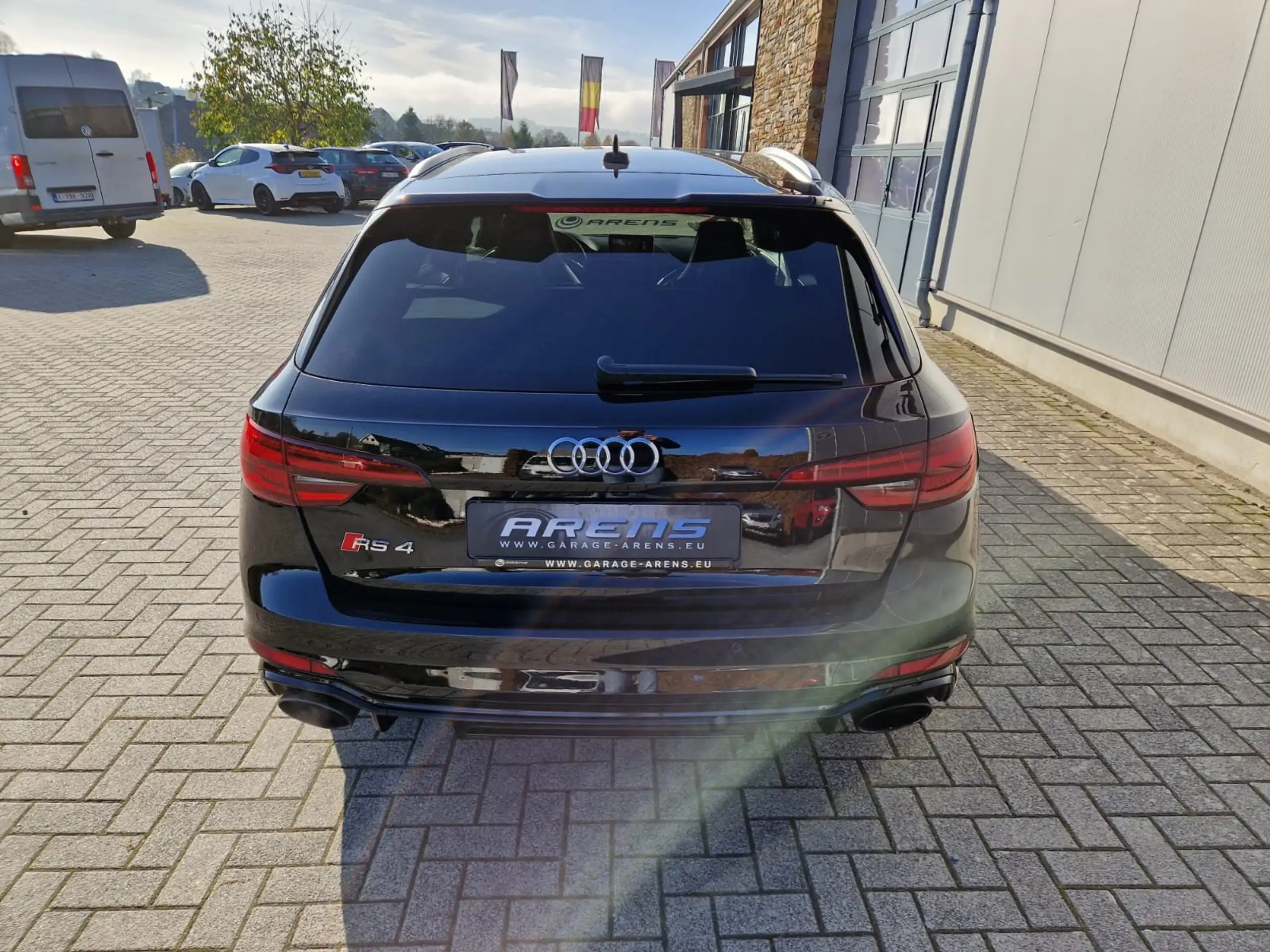 Audi - RS4