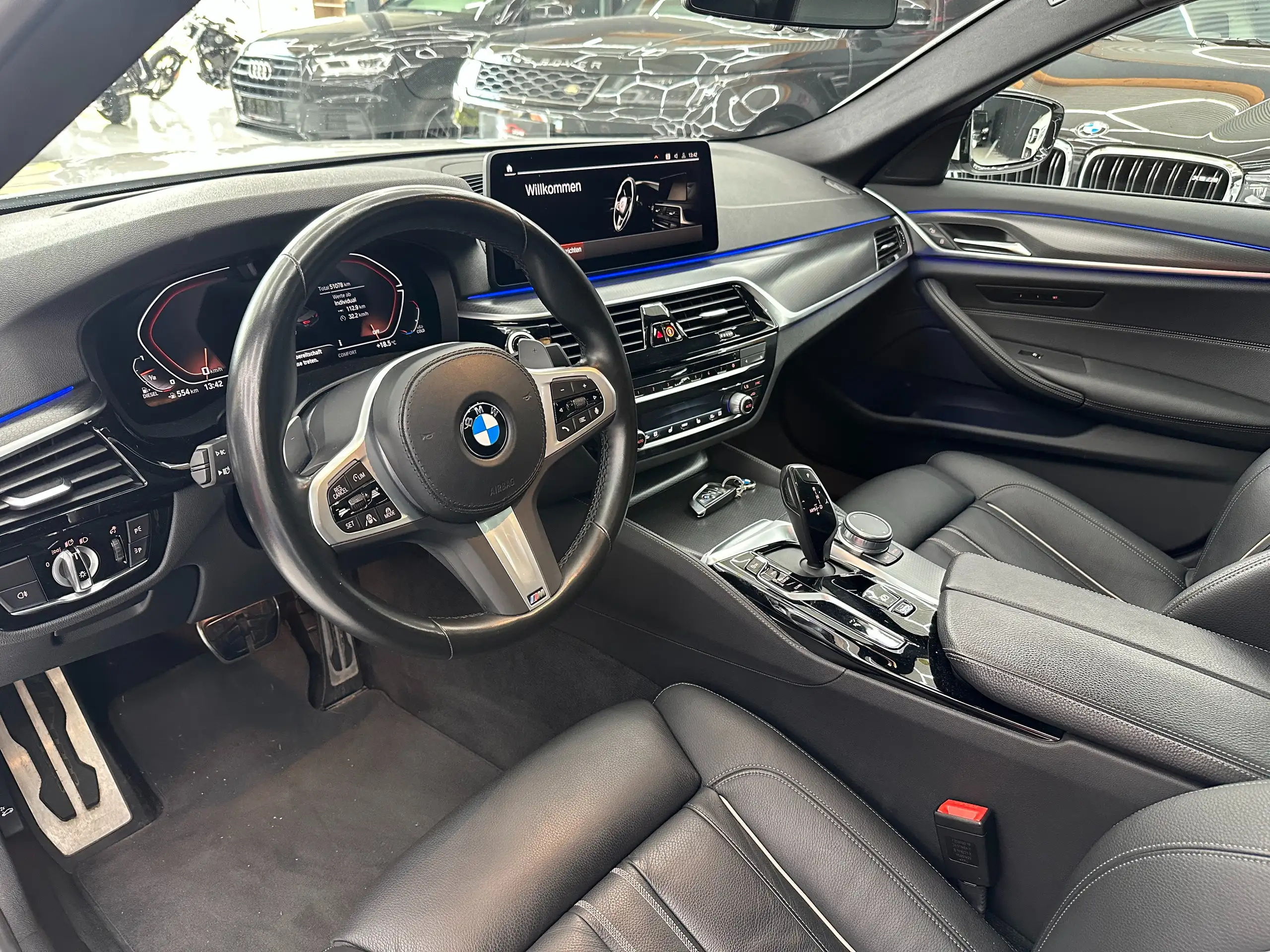 BMW - 530