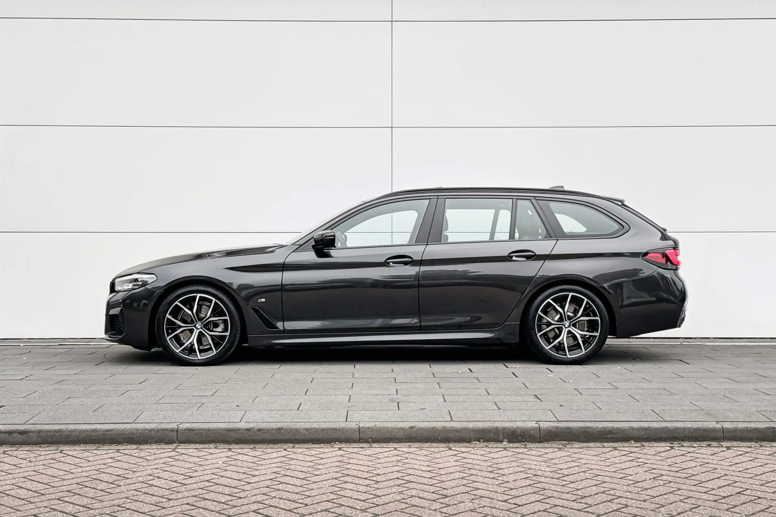 BMW - 520