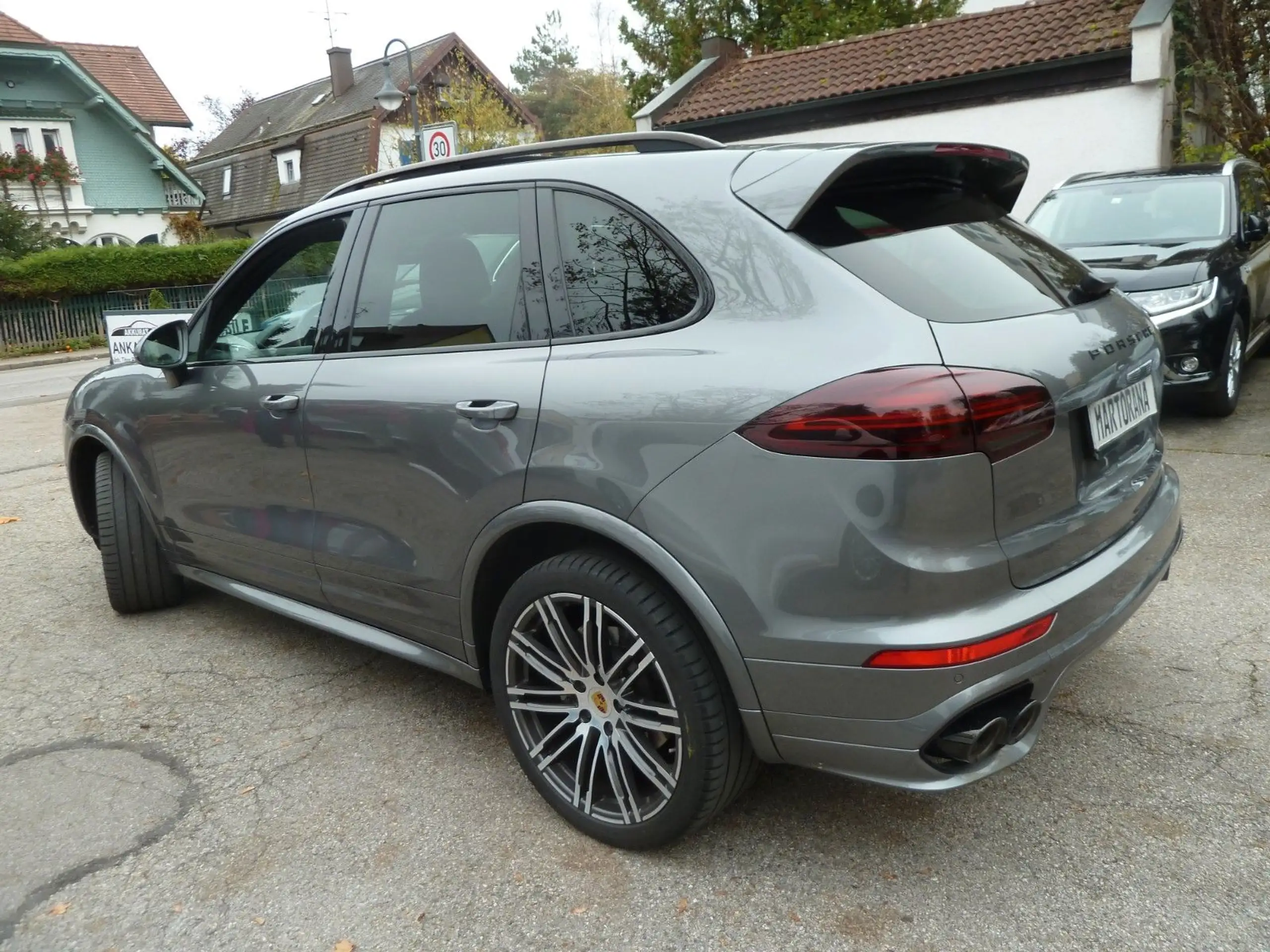 Porsche - Cayenne