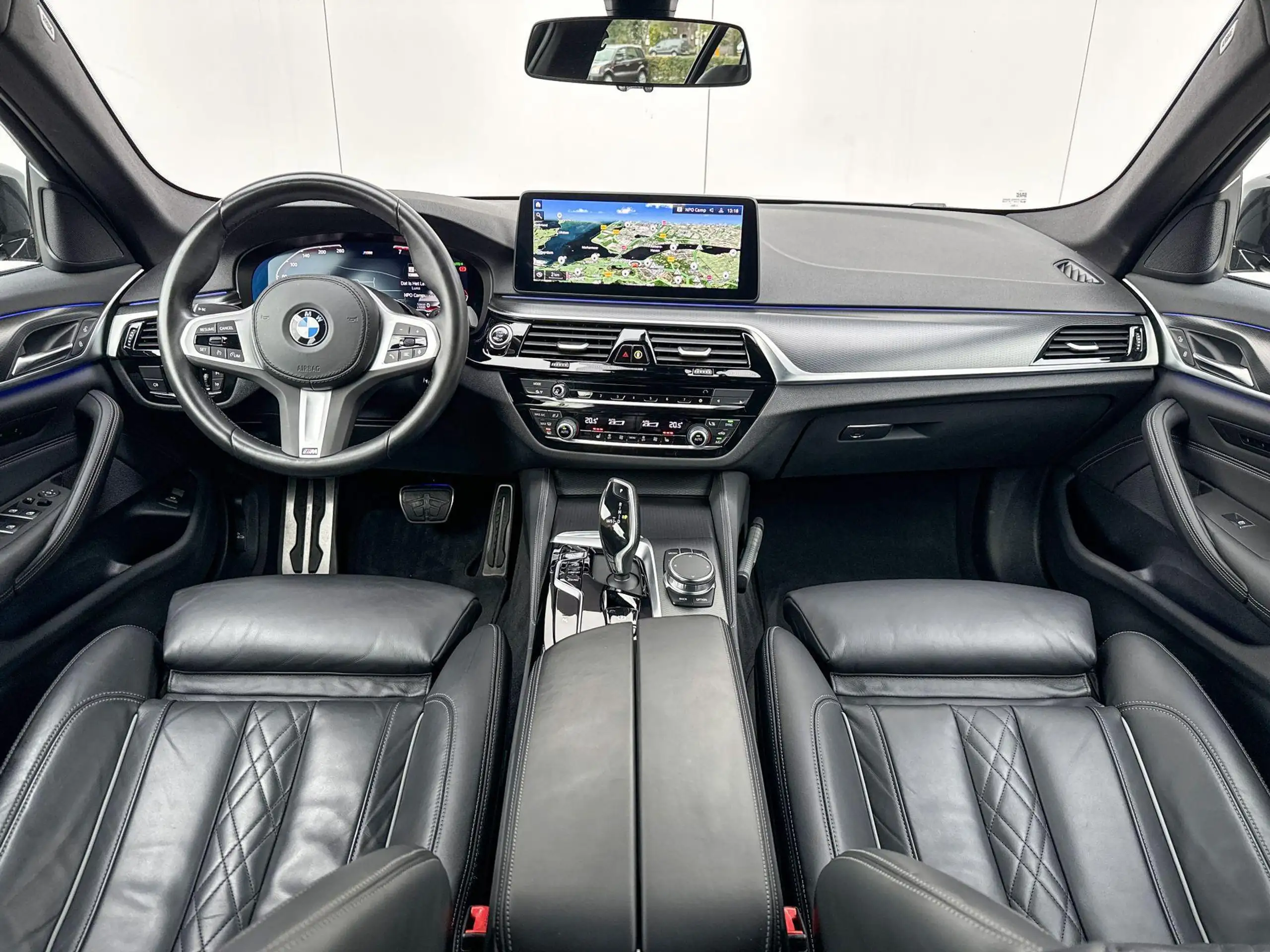 BMW - 520