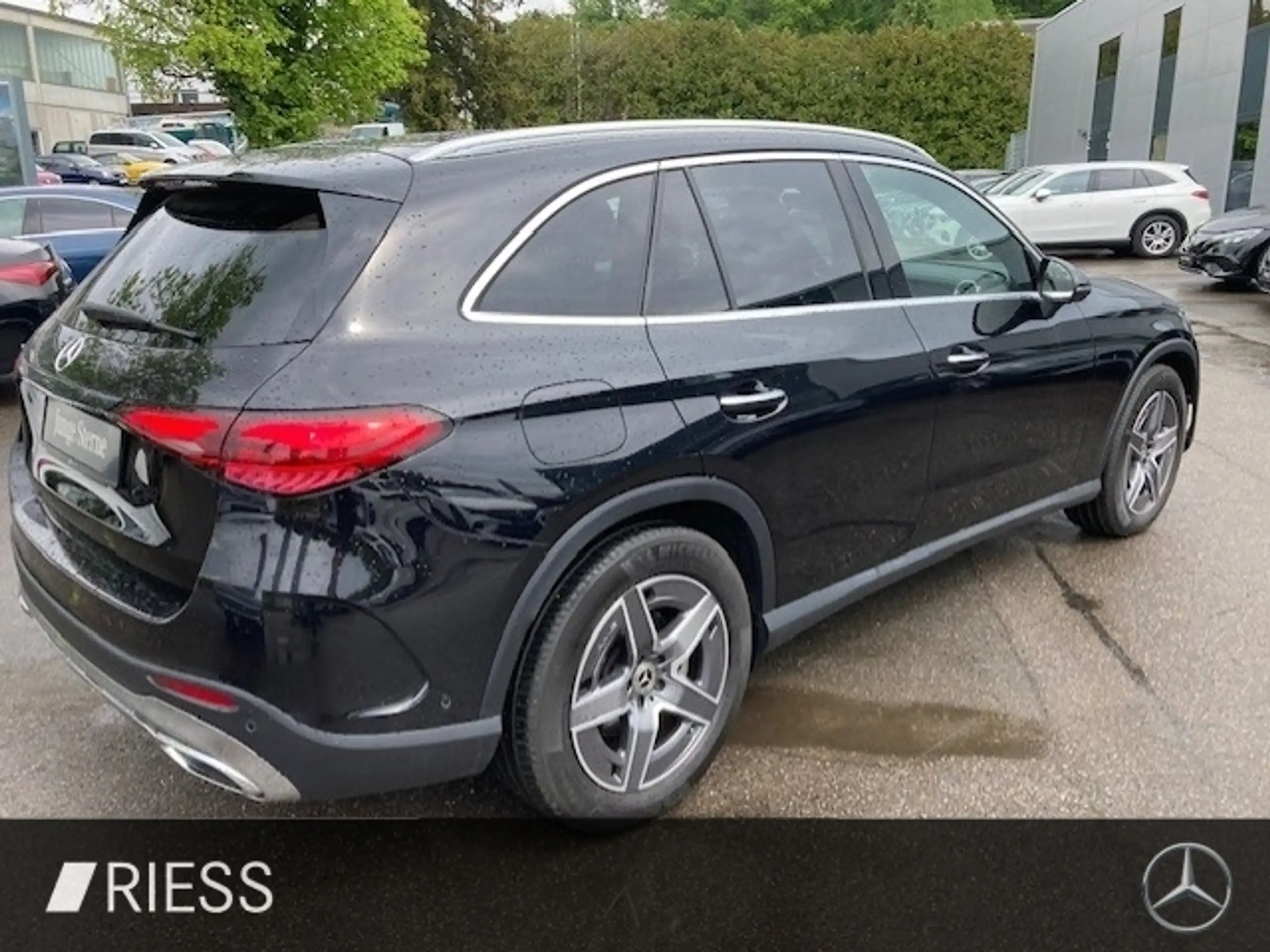 Mercedes-Benz - GLC 220