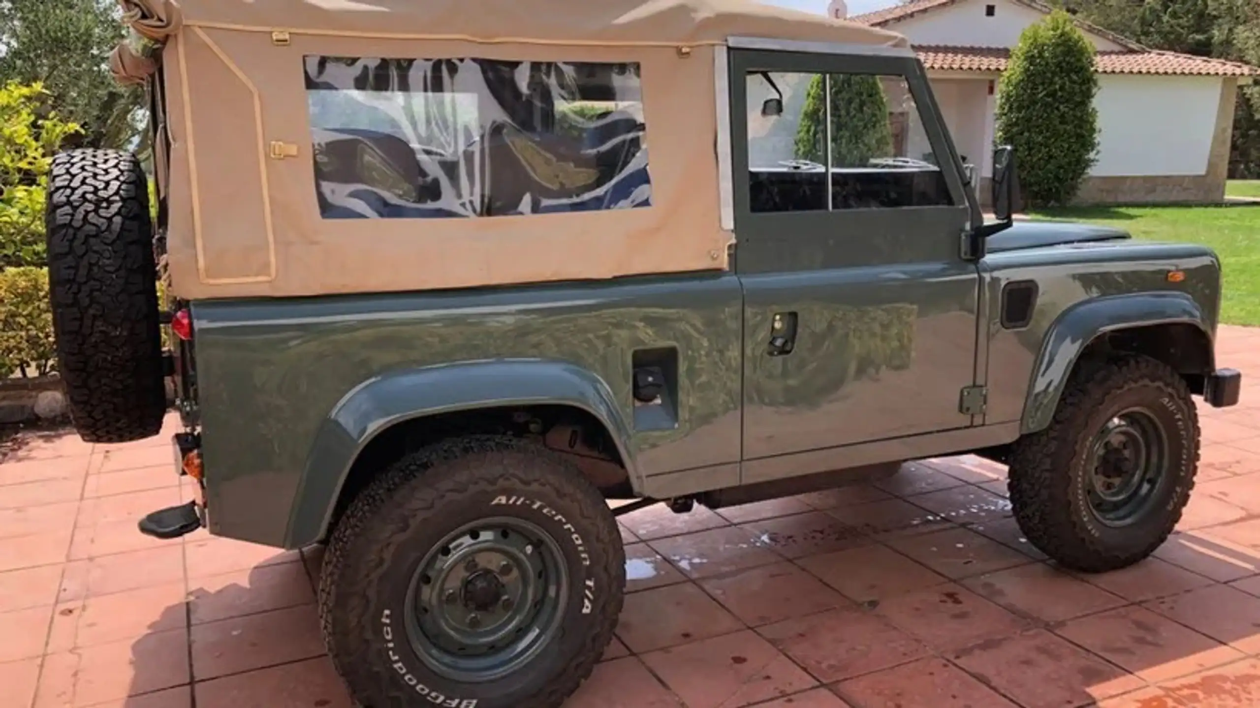 Land Rover Defender 1993