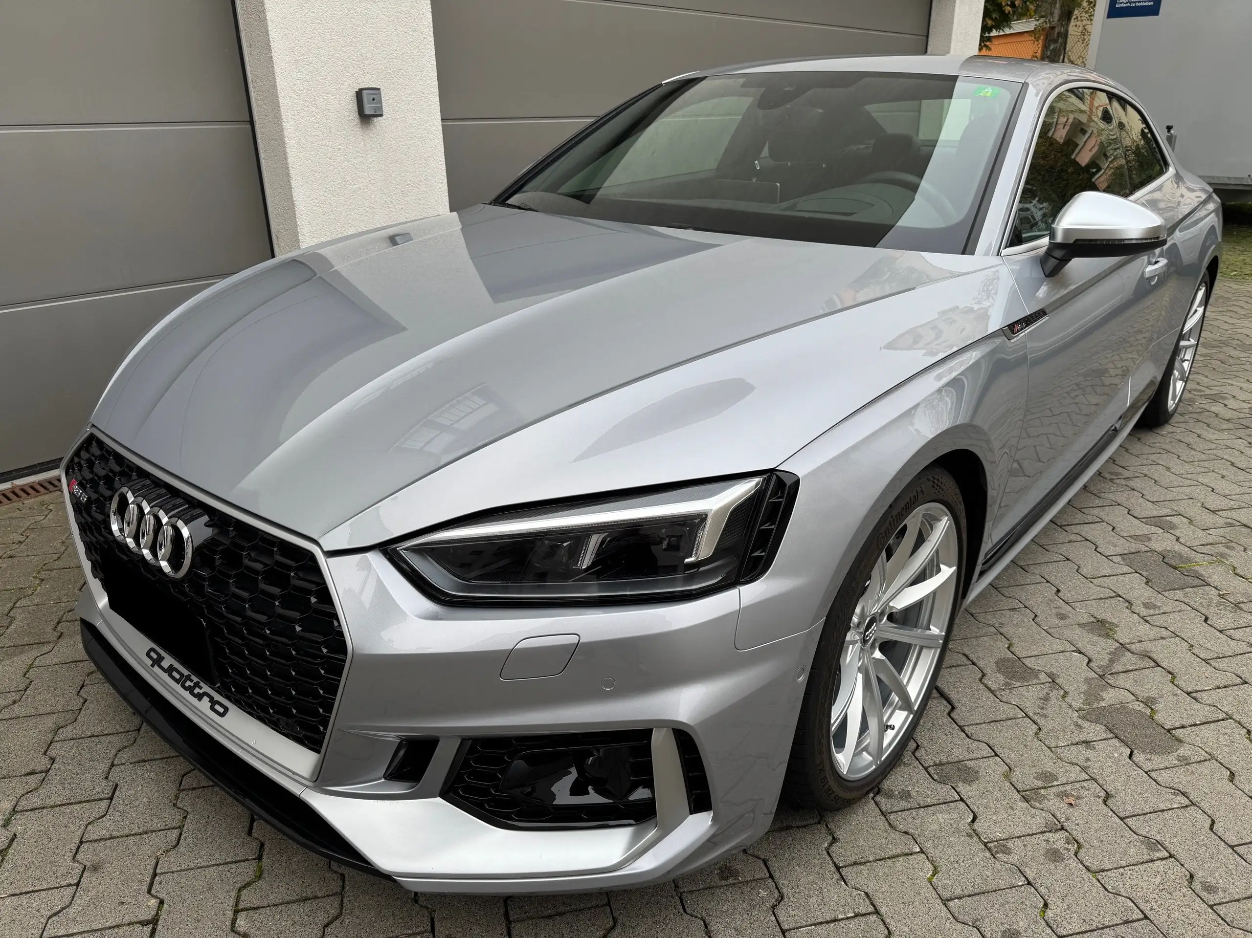 Audi - RS5