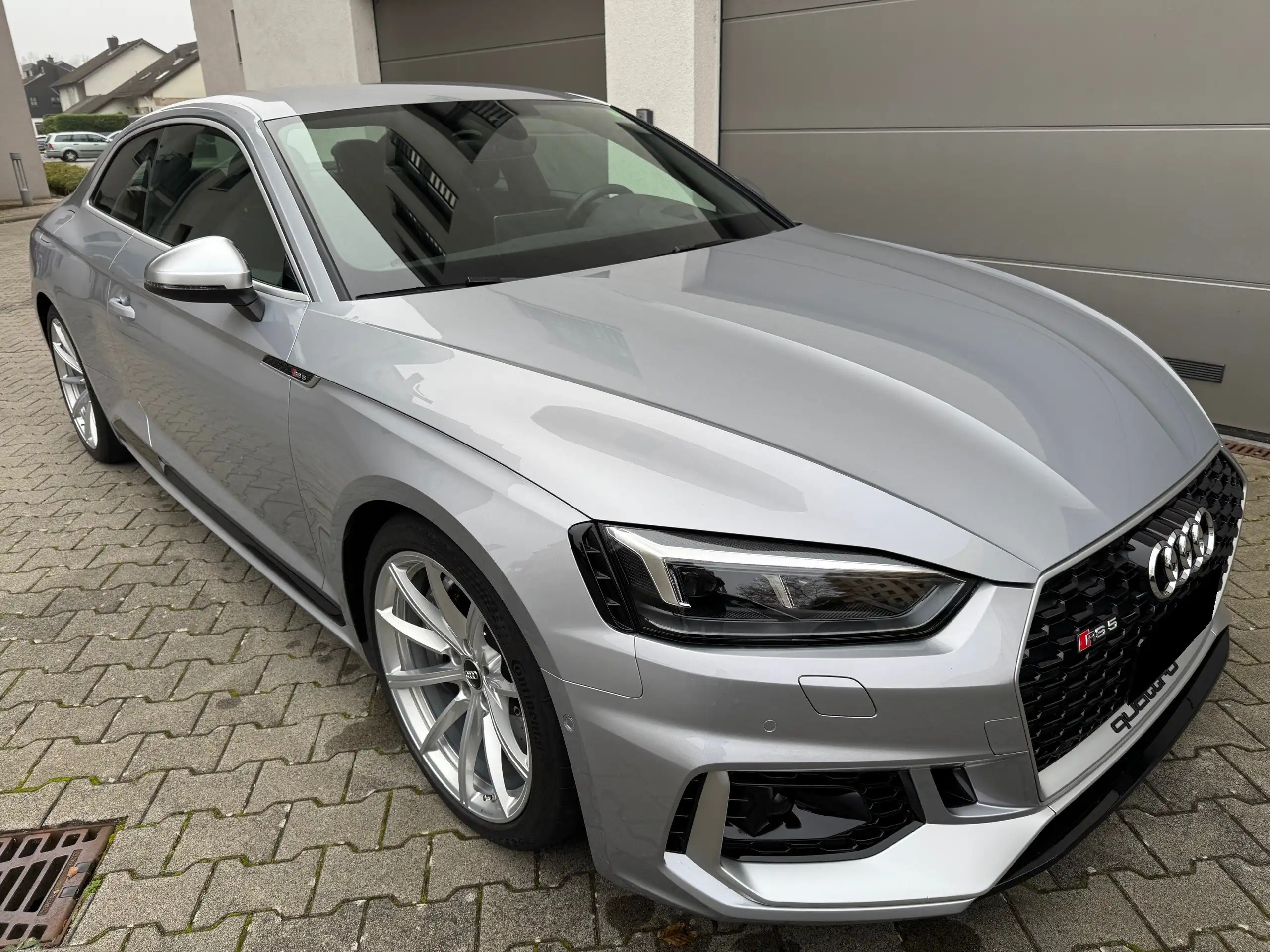 Audi - RS5