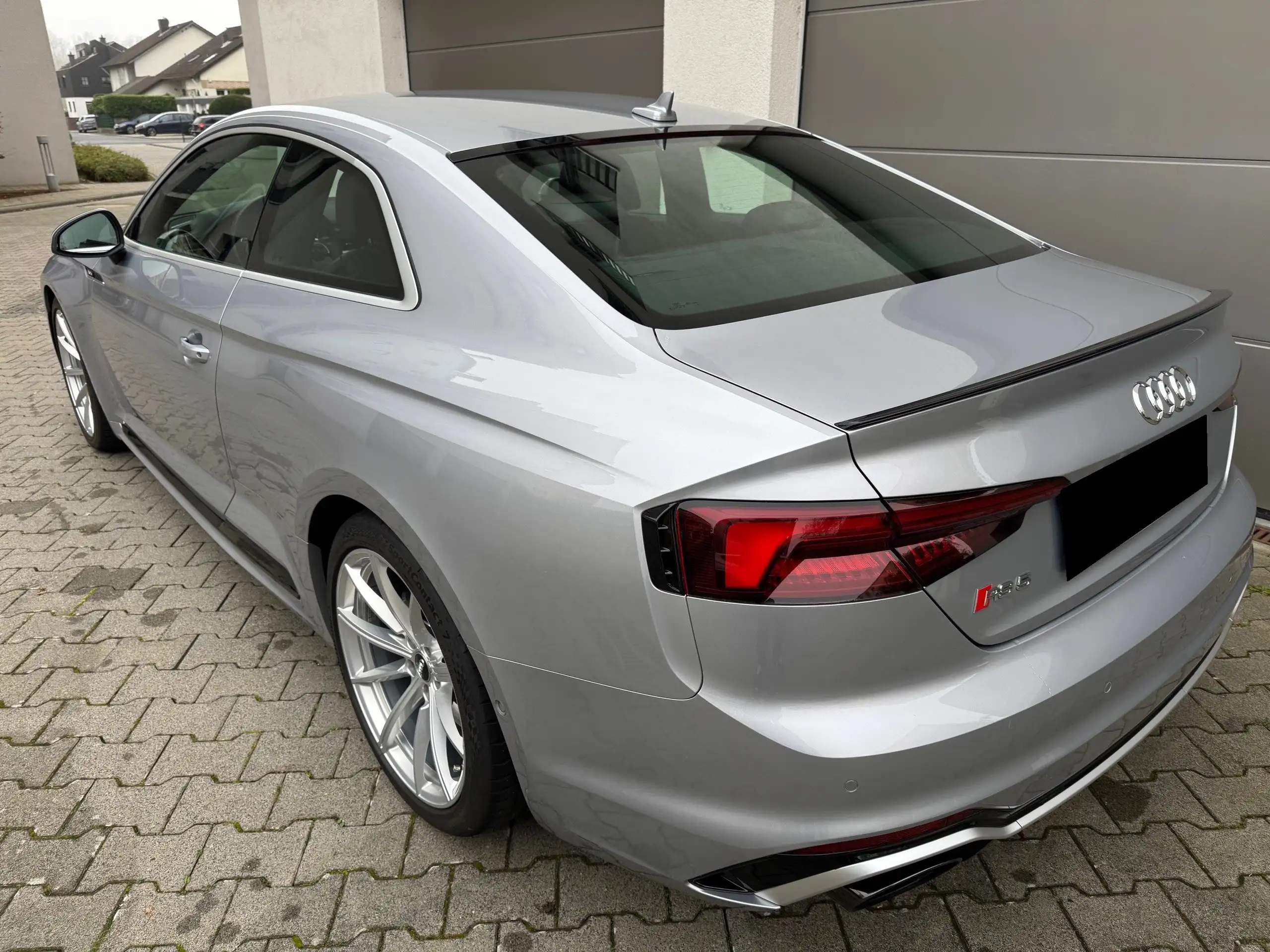 Audi - RS5