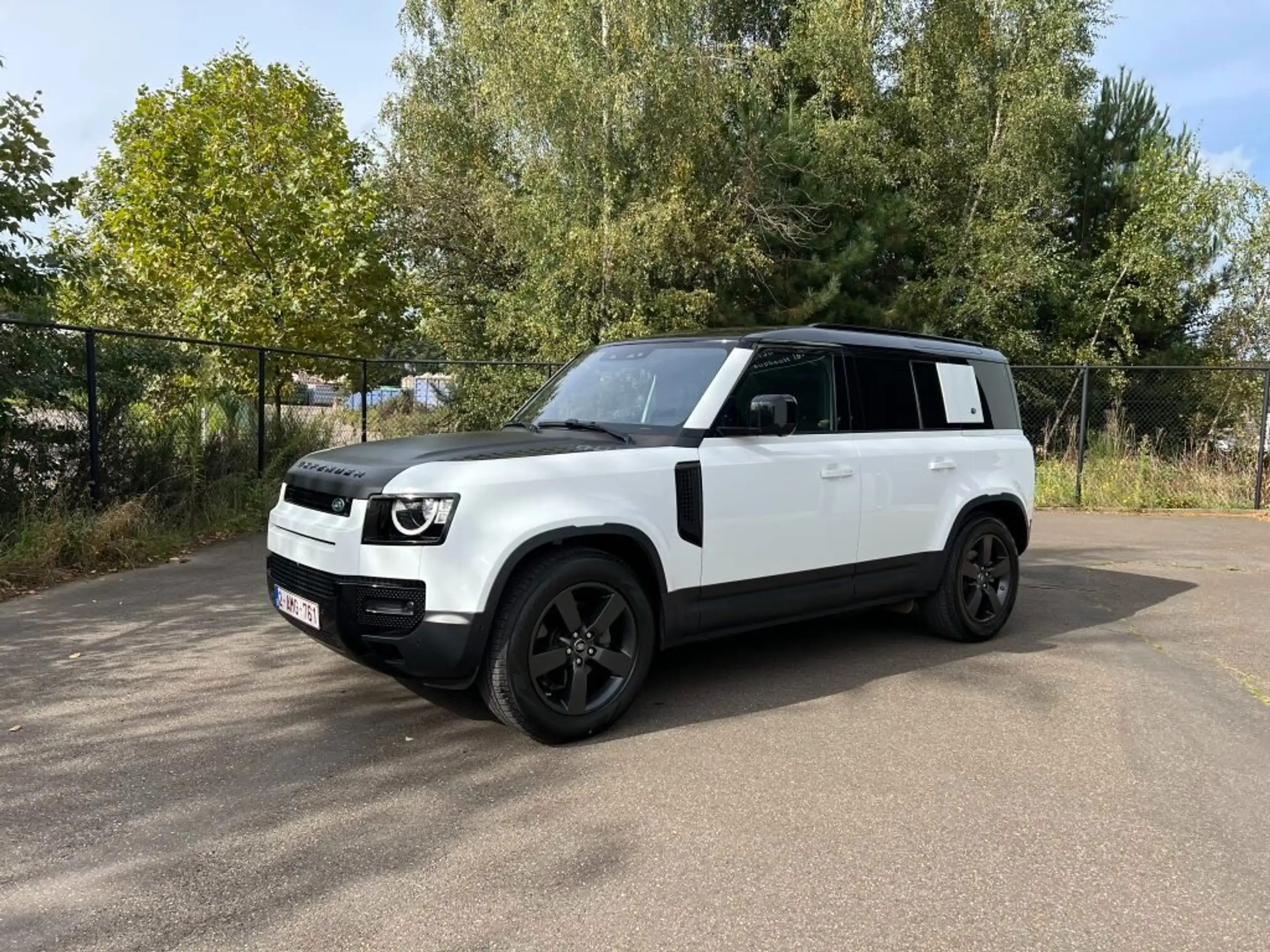 Land Rover - Defender