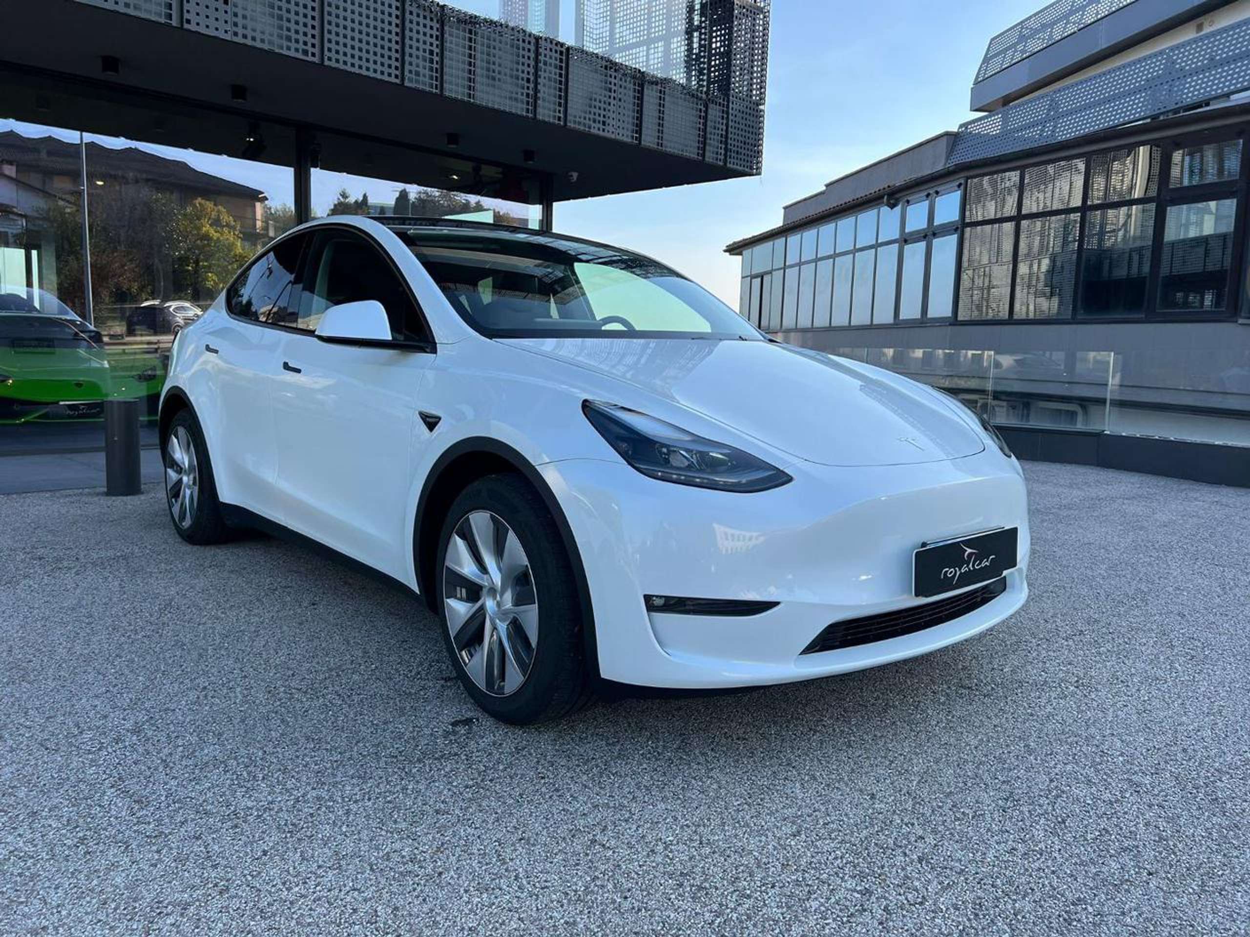 Tesla - Model Y