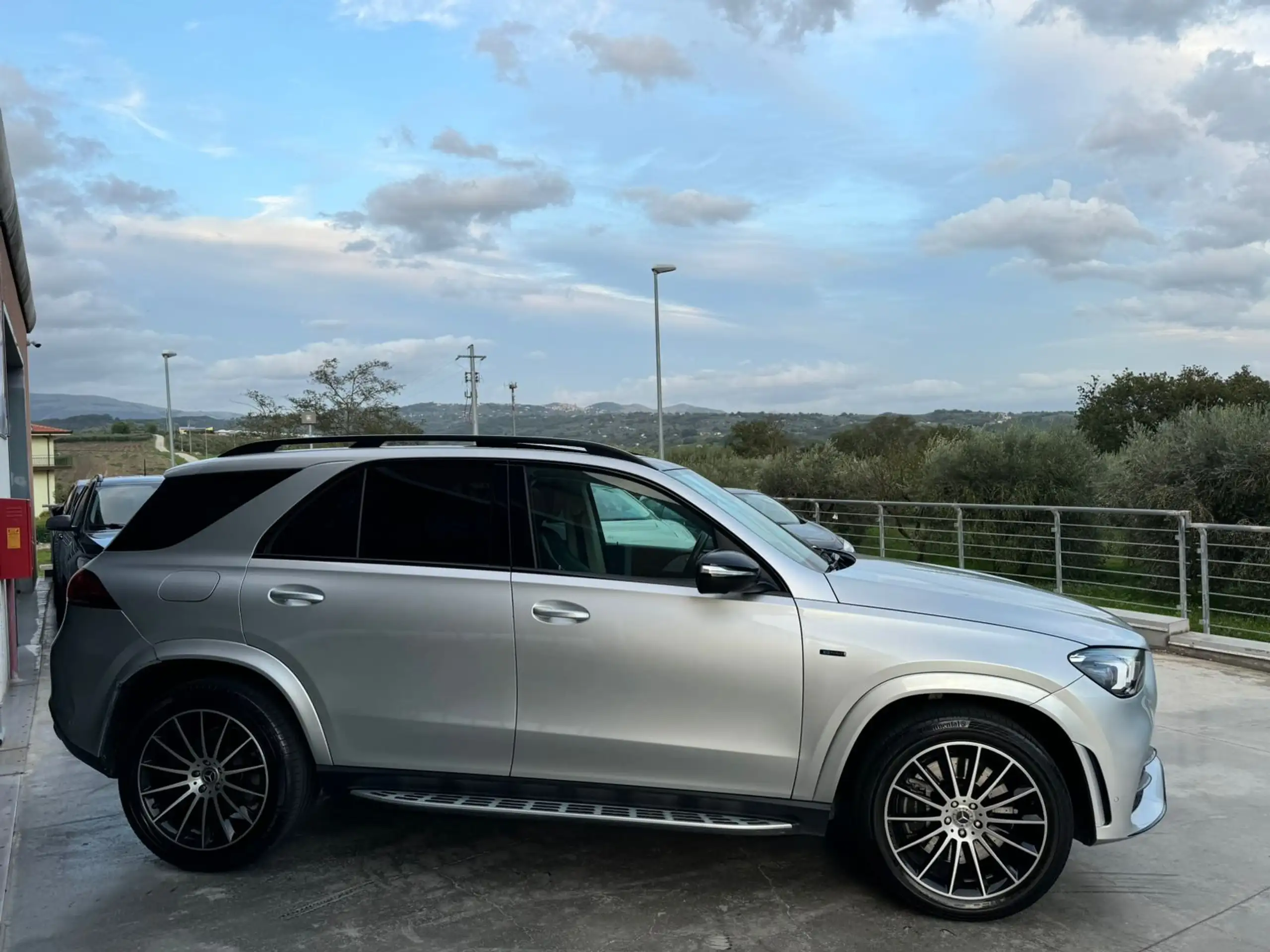 Mercedes-Benz - GLE 350