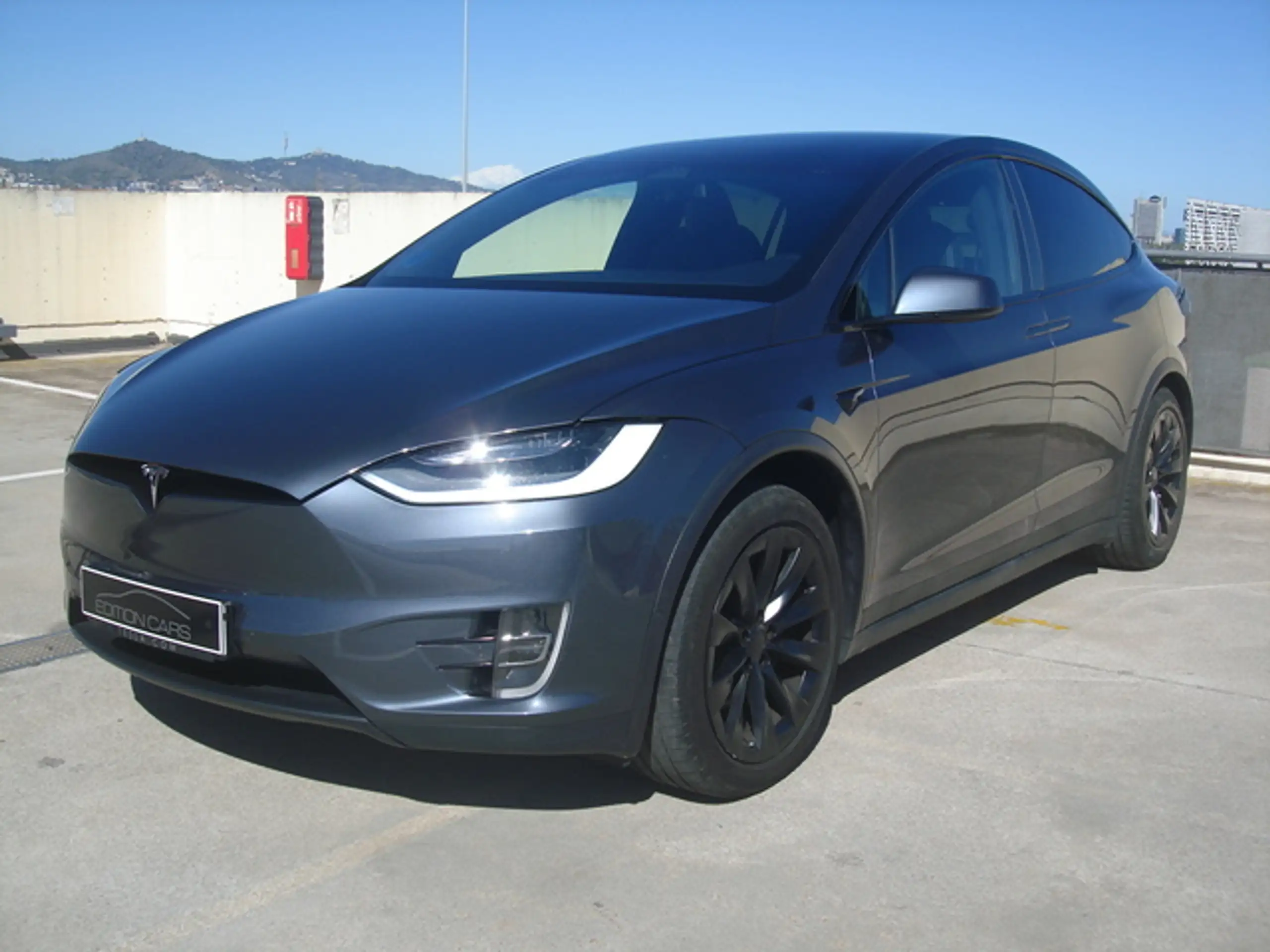 Tesla - Model X