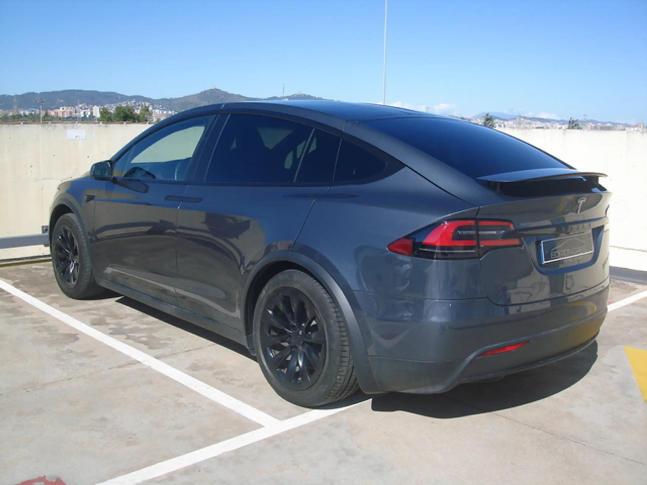 Tesla - Model X