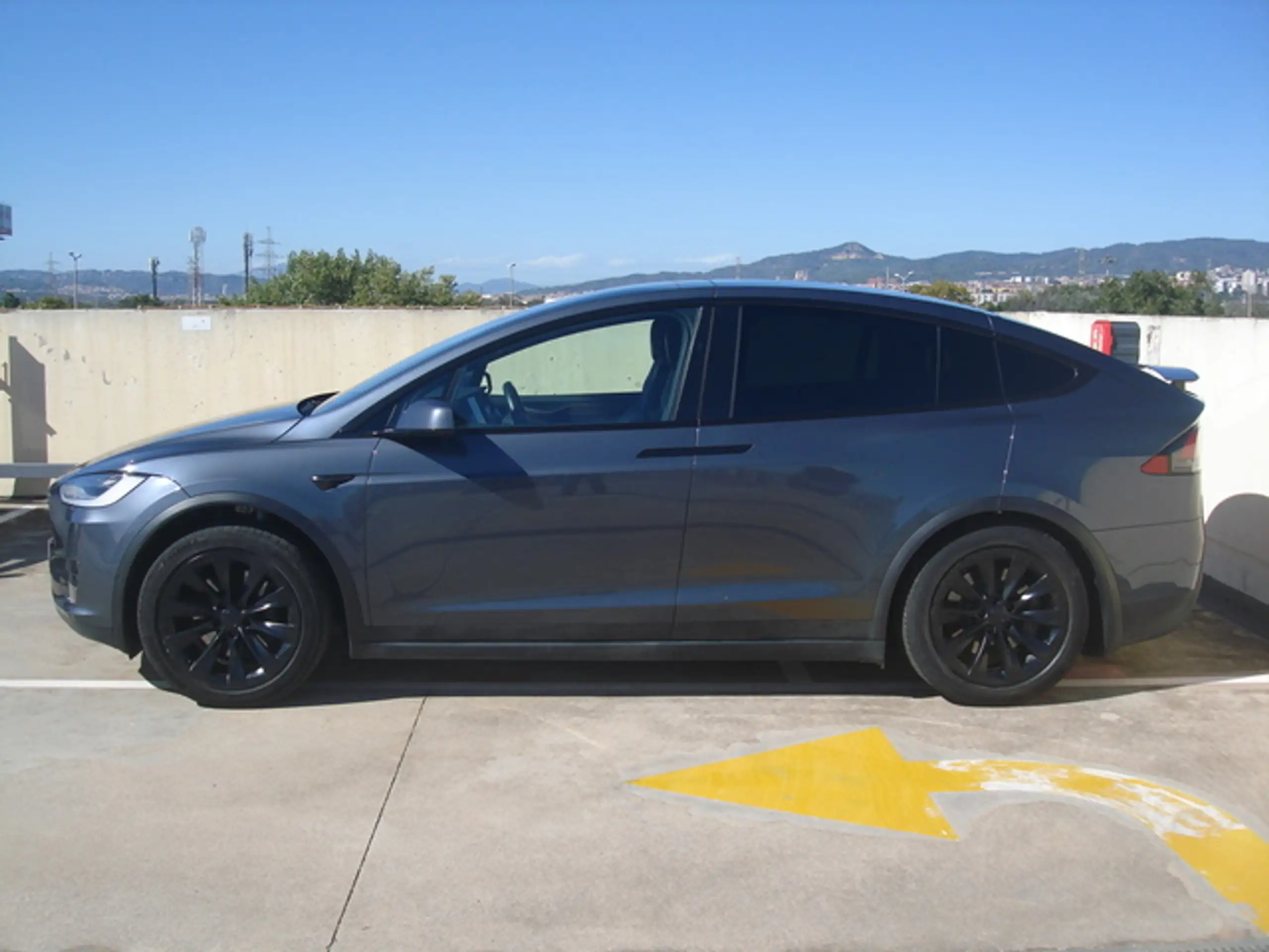 Tesla - Model X