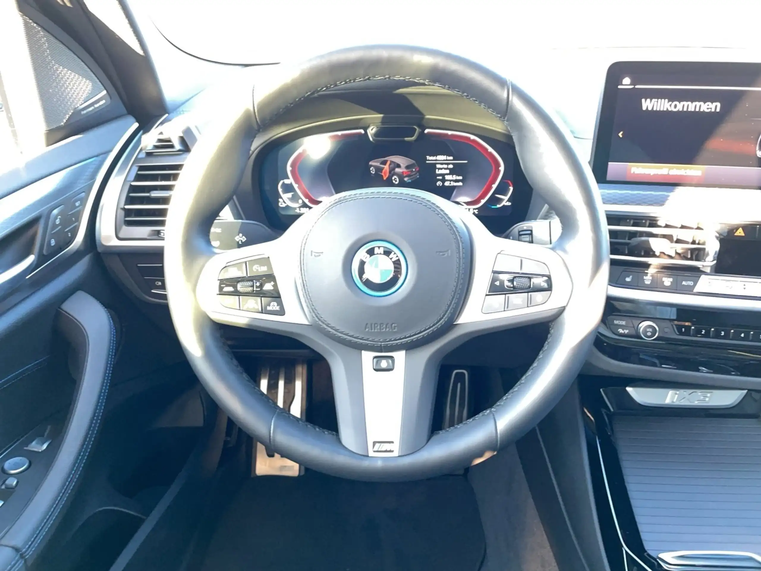 BMW - iX3