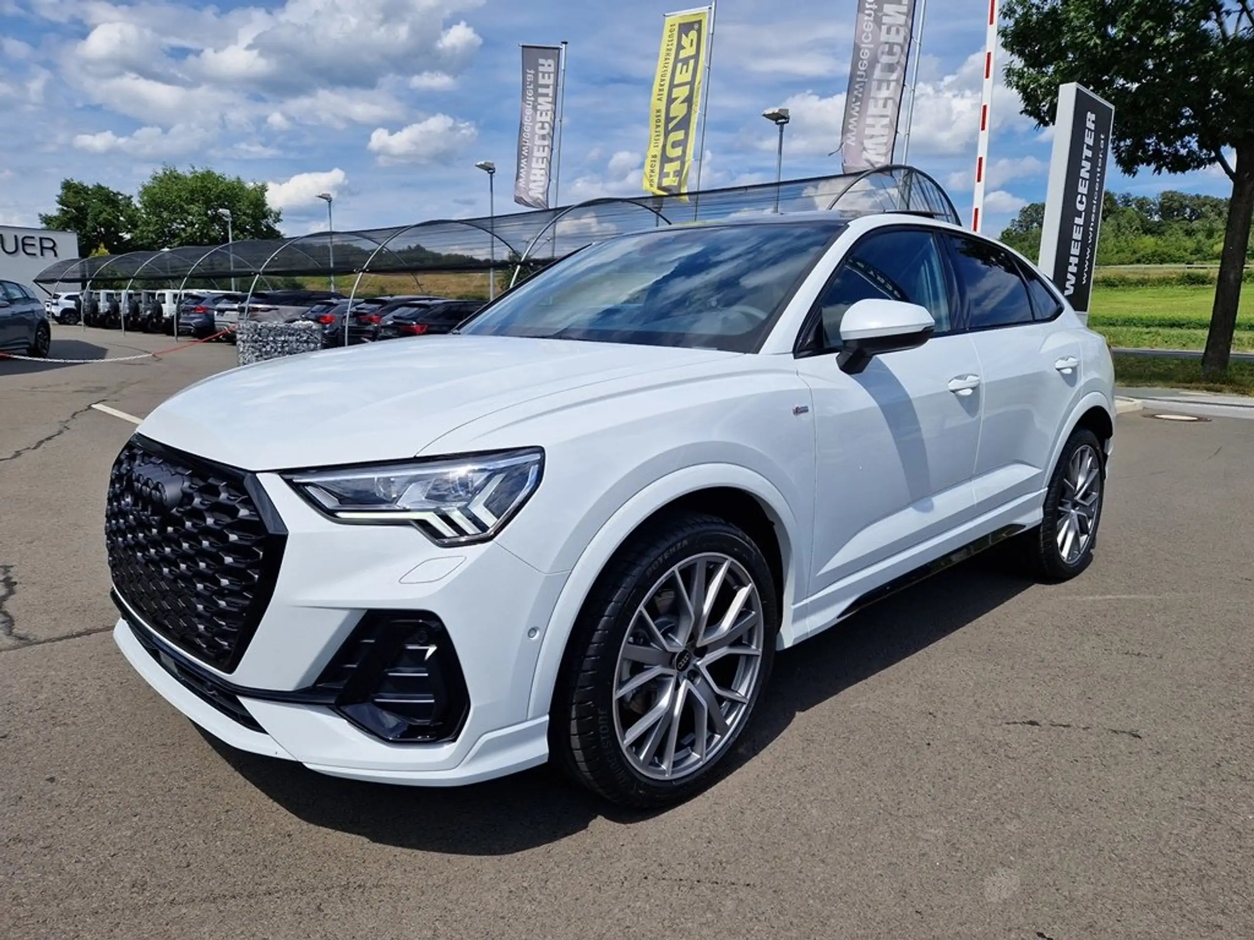 Audi - Q3