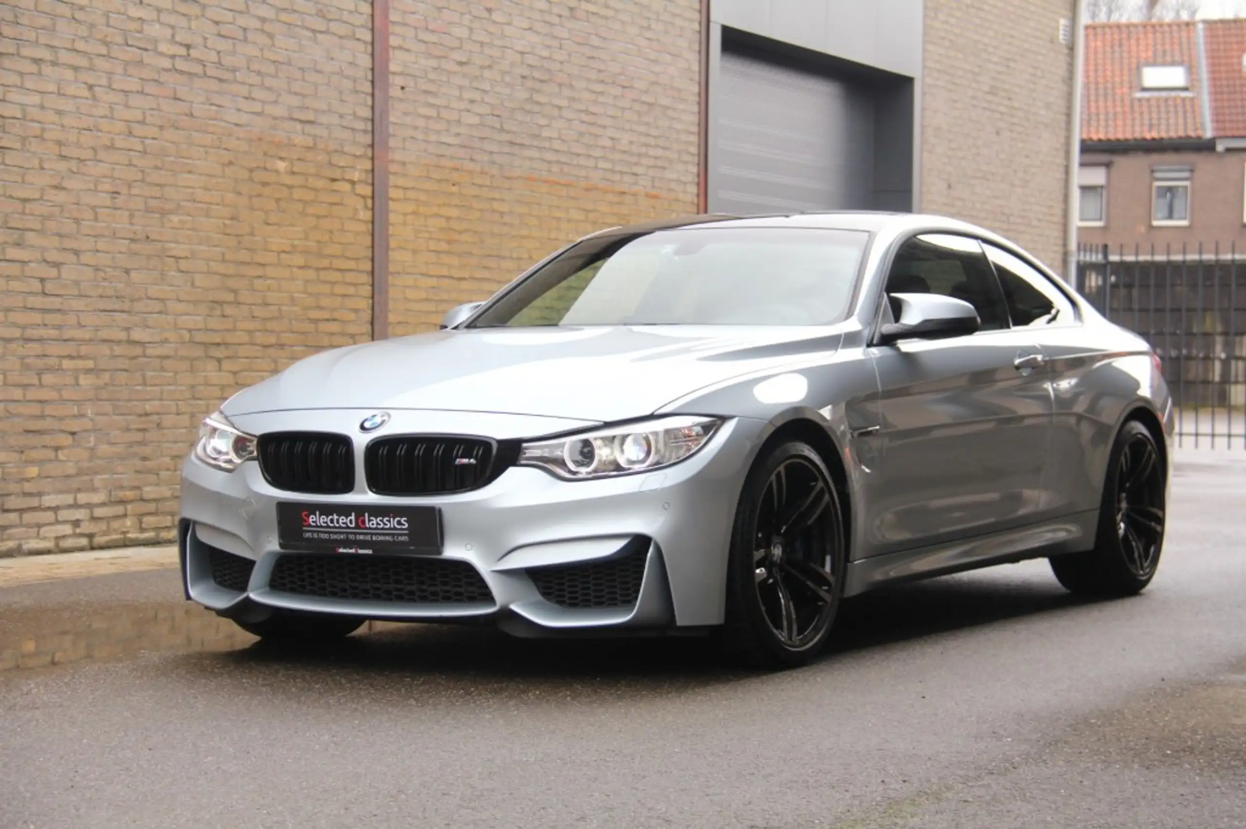 BMW - M4