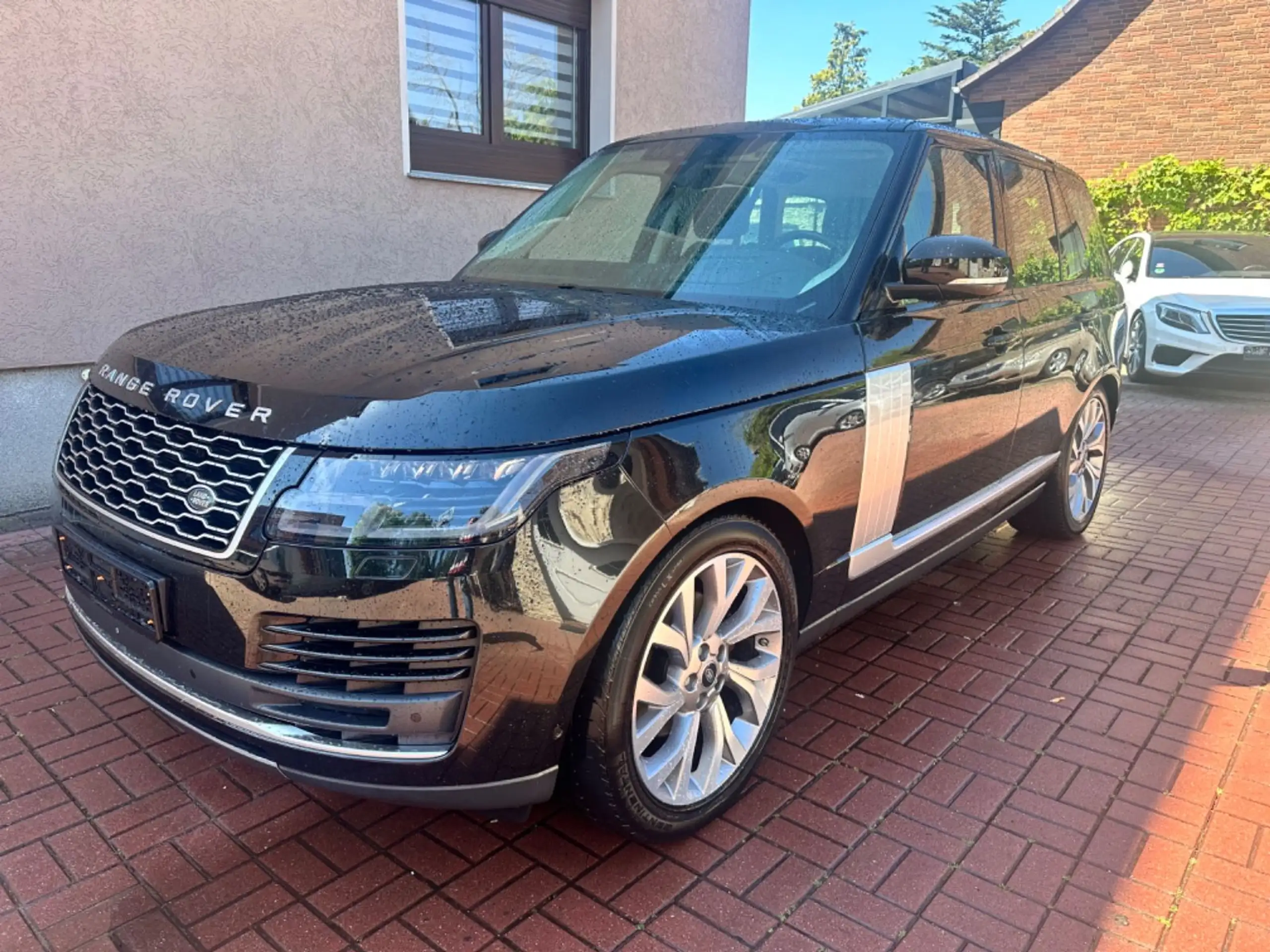 Land Rover - Range Rover