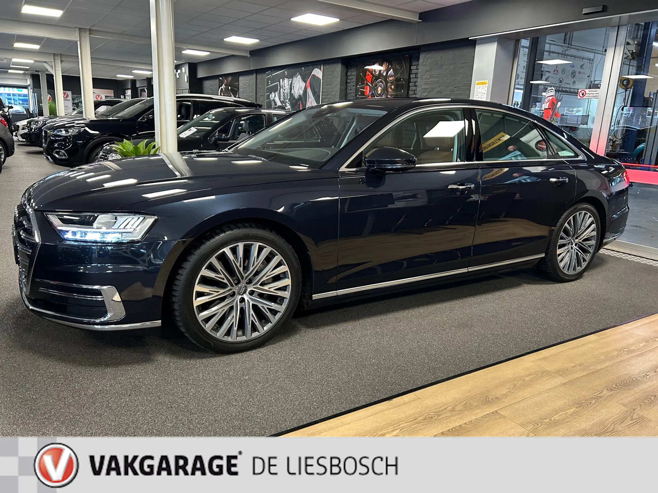 Audi - A8