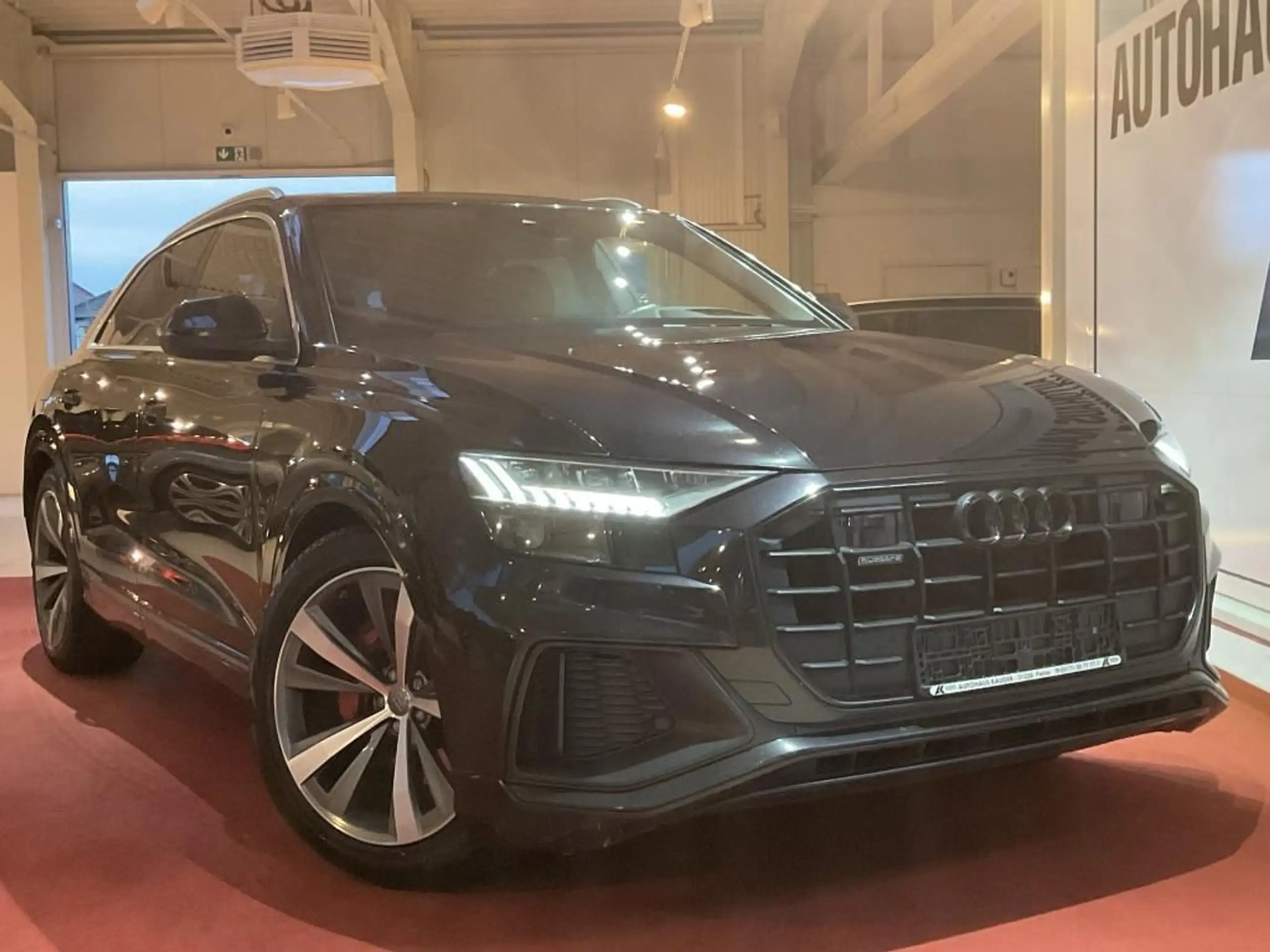 Audi - Q8