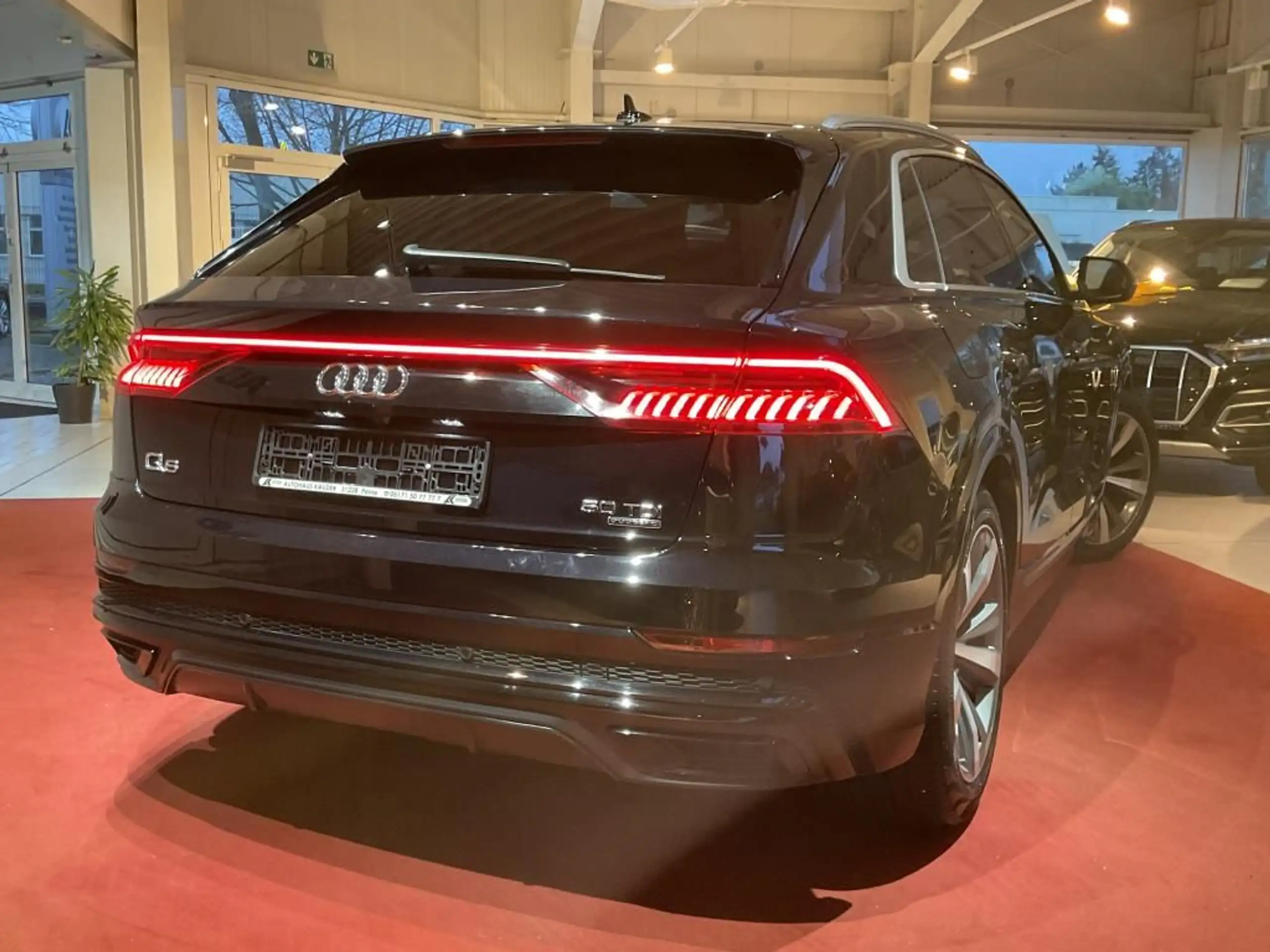 Audi - Q8