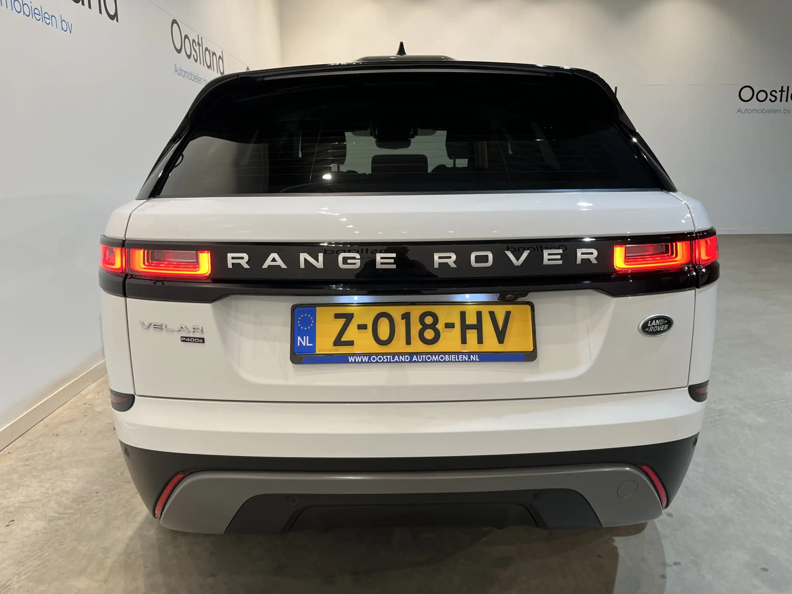 Land Rover - Range Rover Velar