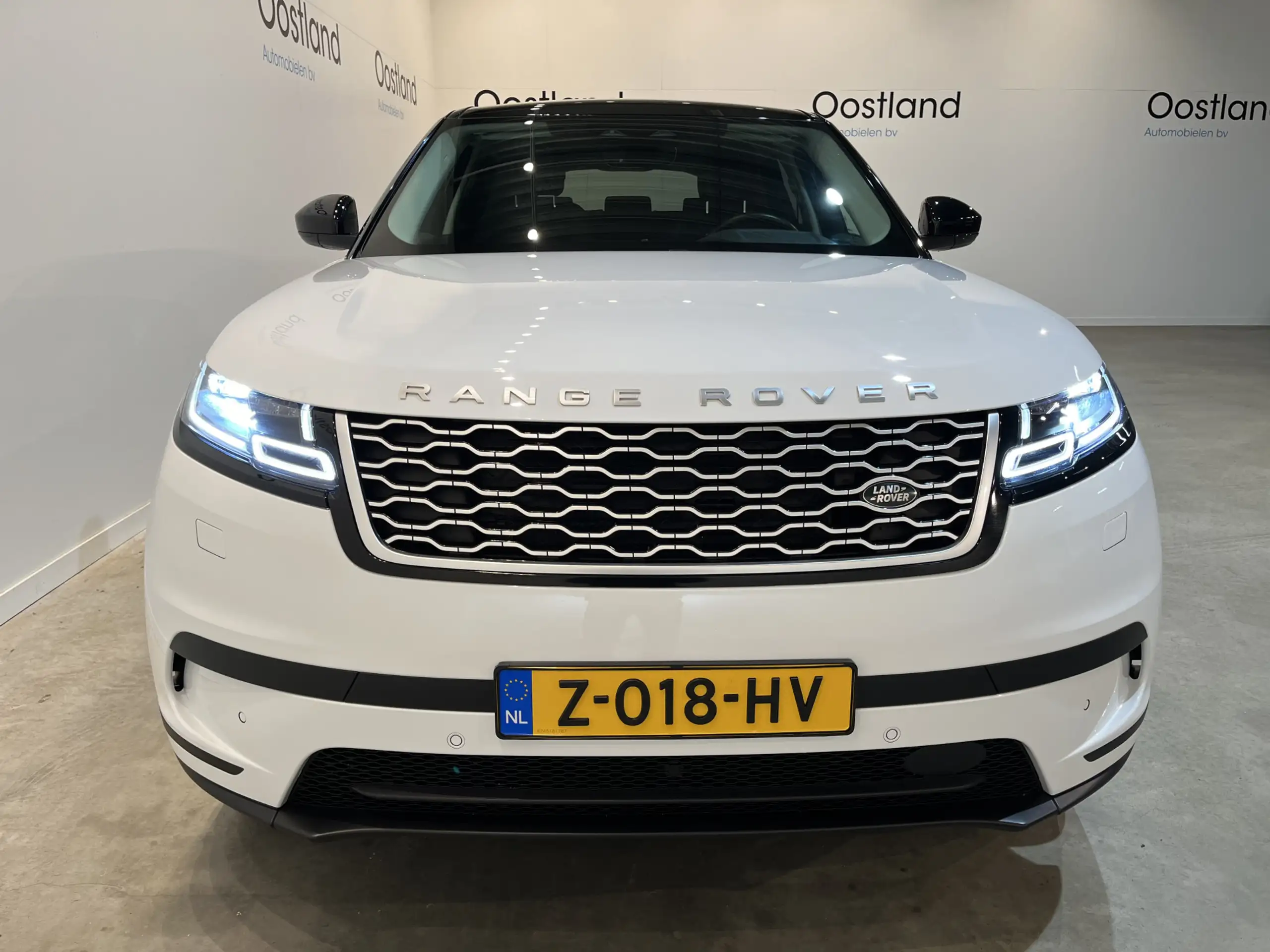 Land Rover - Range Rover Velar