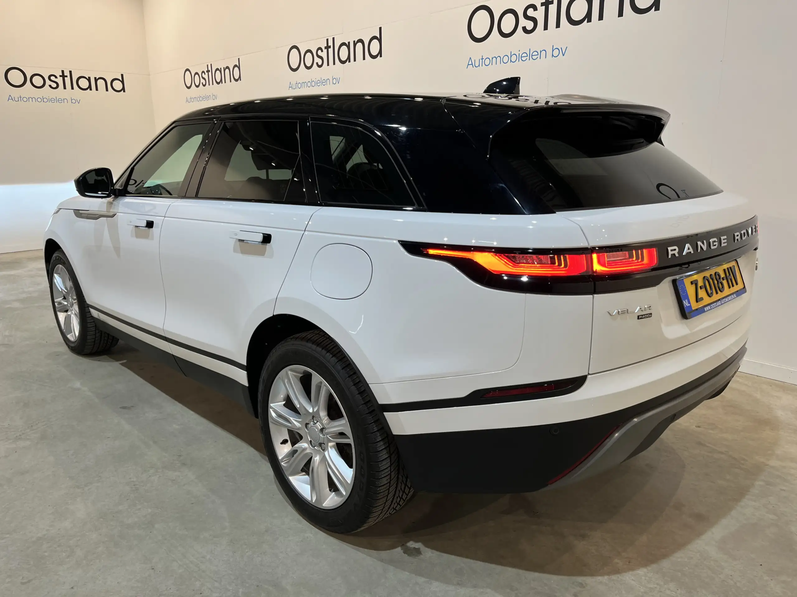 Land Rover - Range Rover Velar