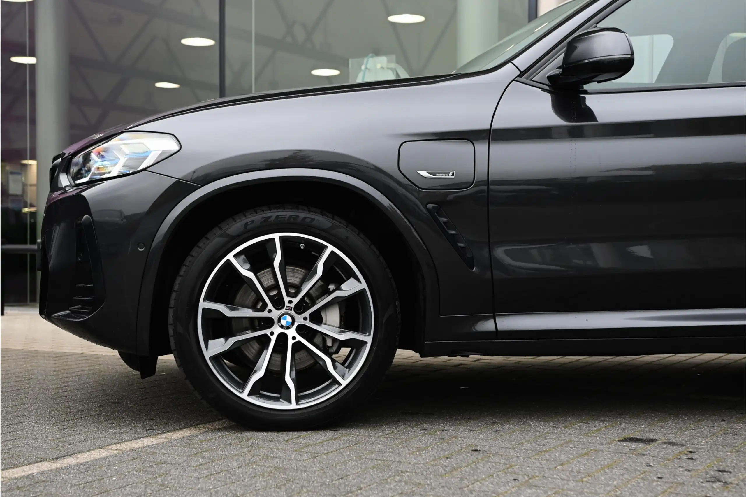 BMW - X3