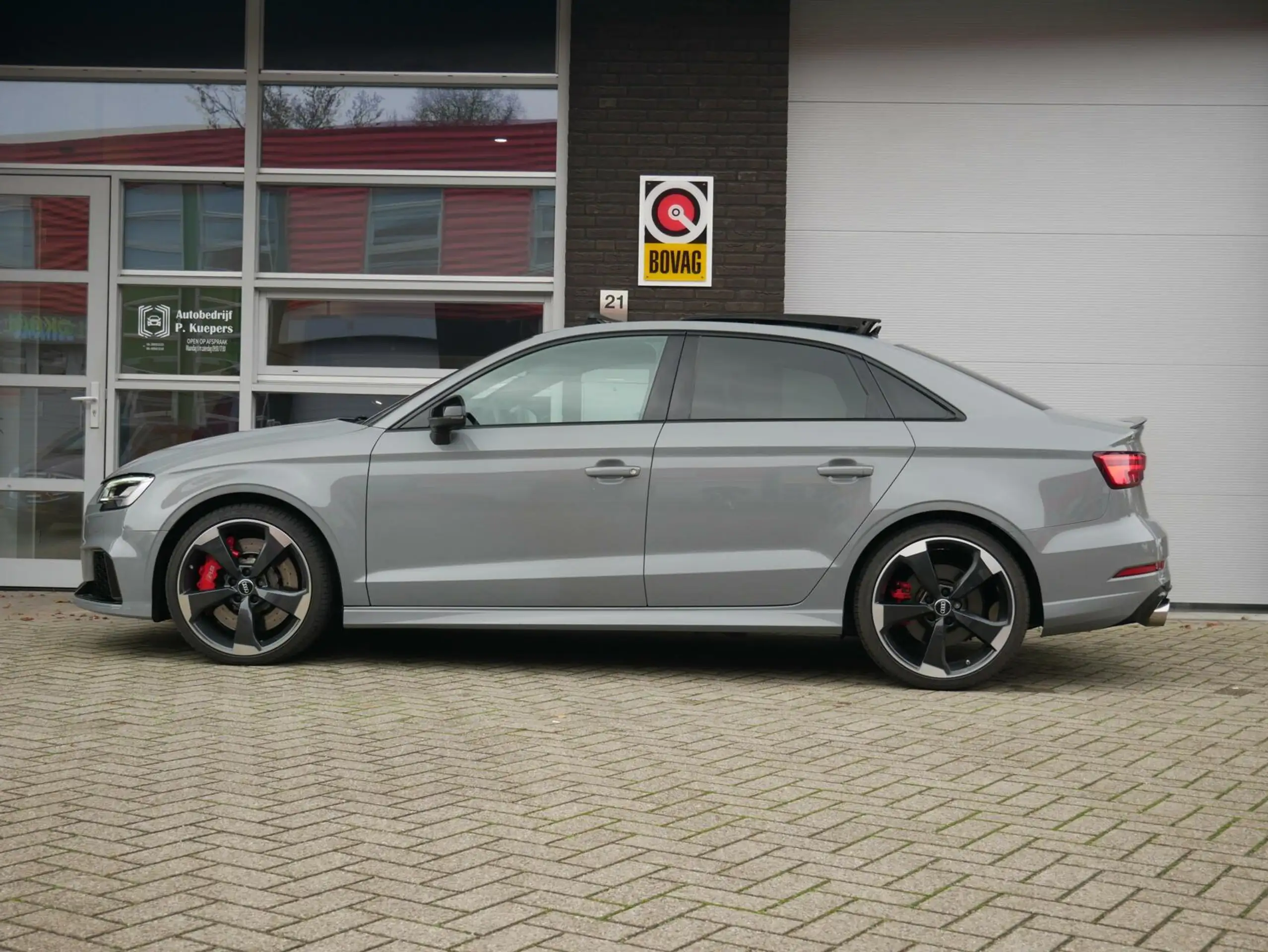 Audi - RS3