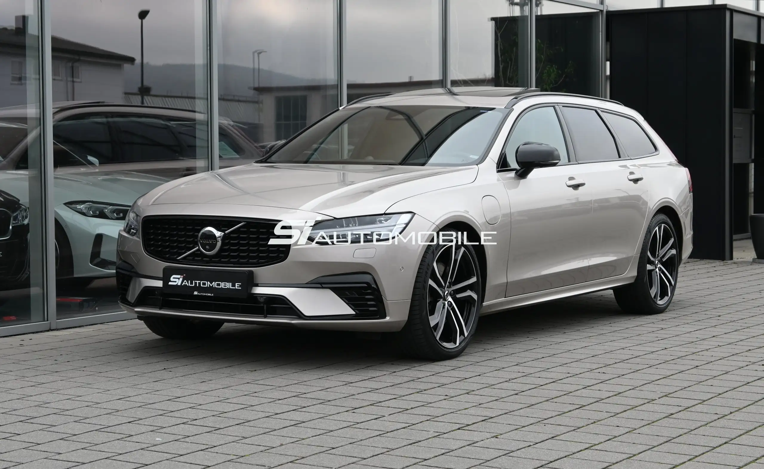 Volvo - V90