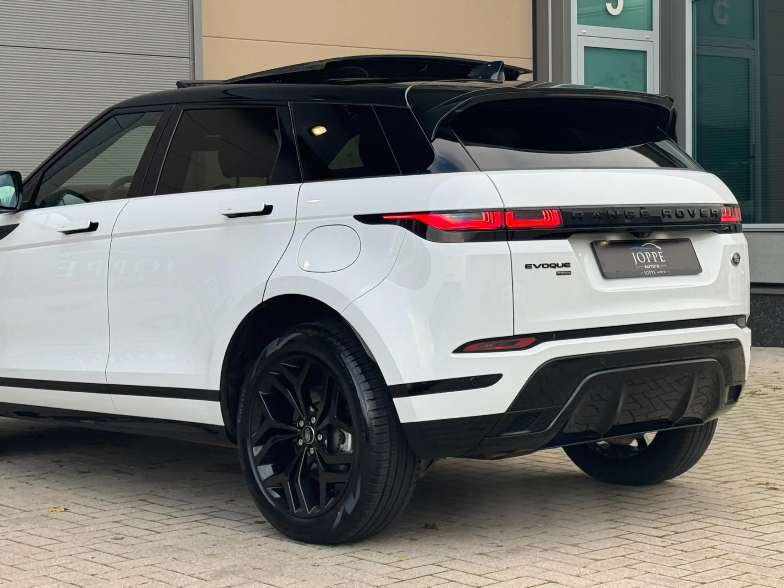 Land Rover - Range Rover Evoque