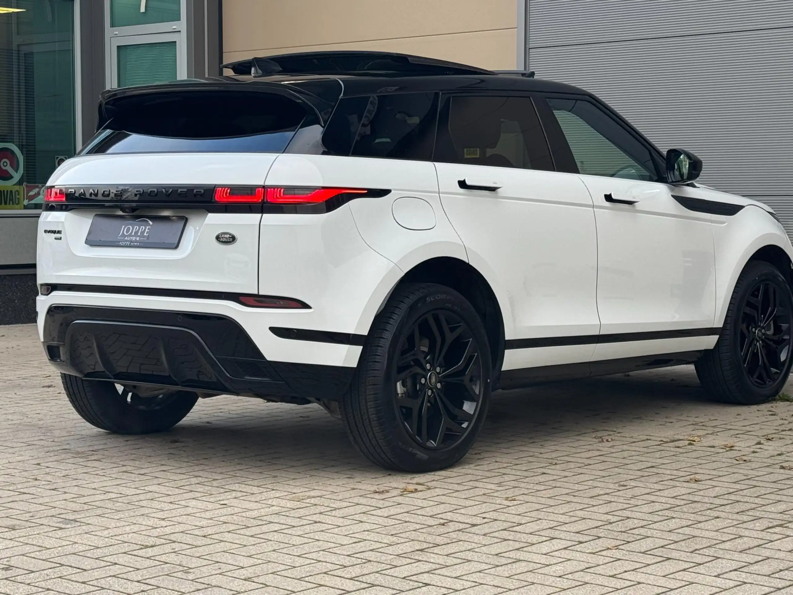 Land Rover - Range Rover Evoque