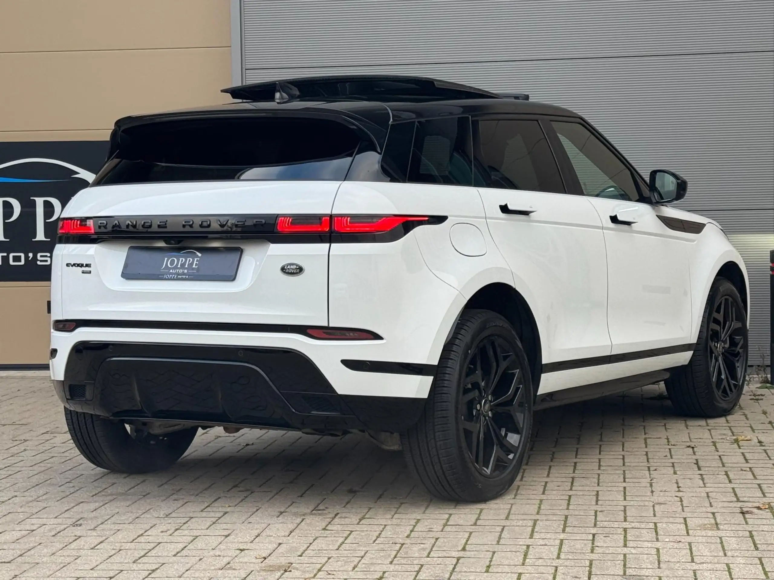 Land Rover - Range Rover Evoque