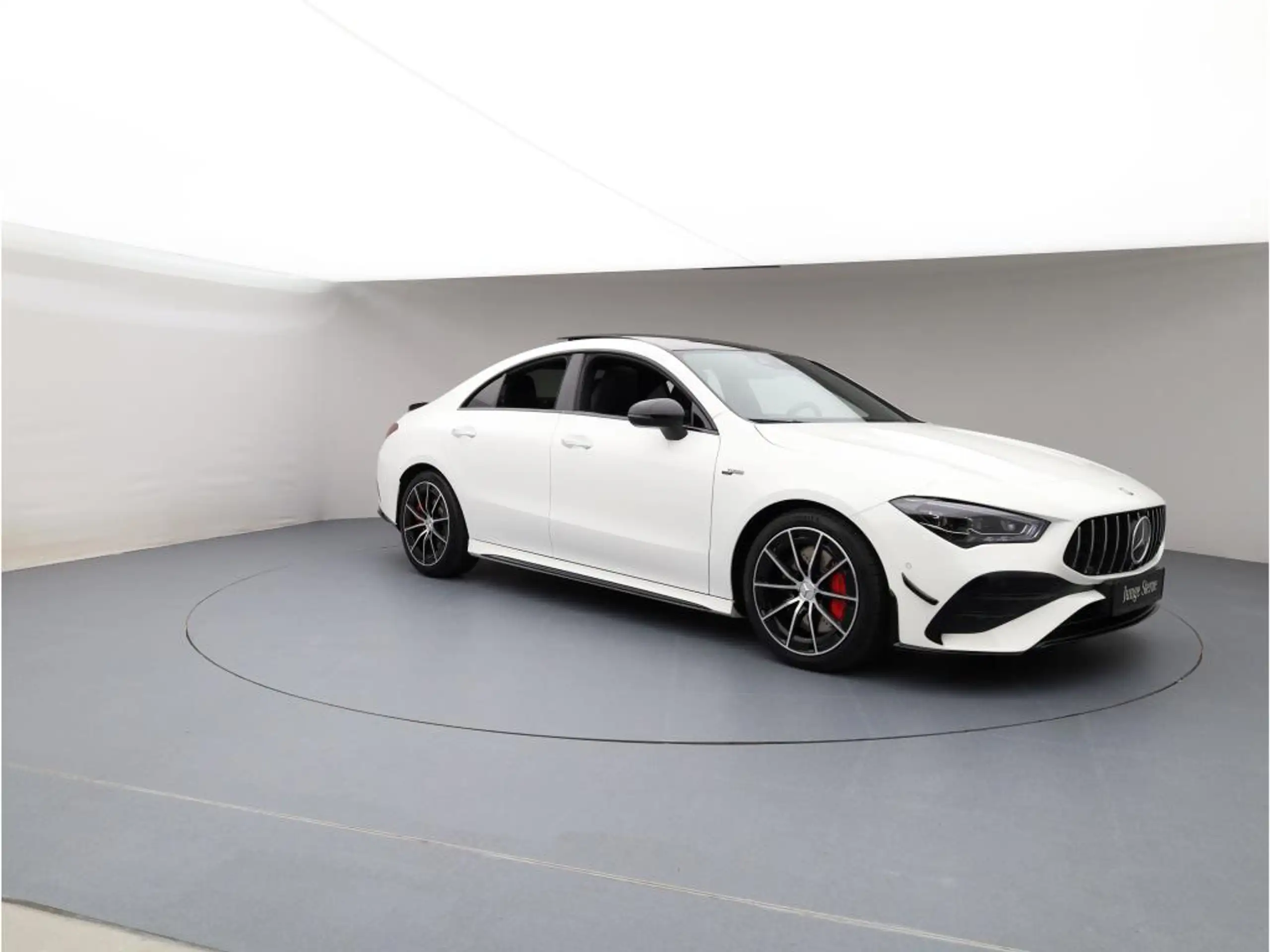 Mercedes-Benz - CLA 35 AMG