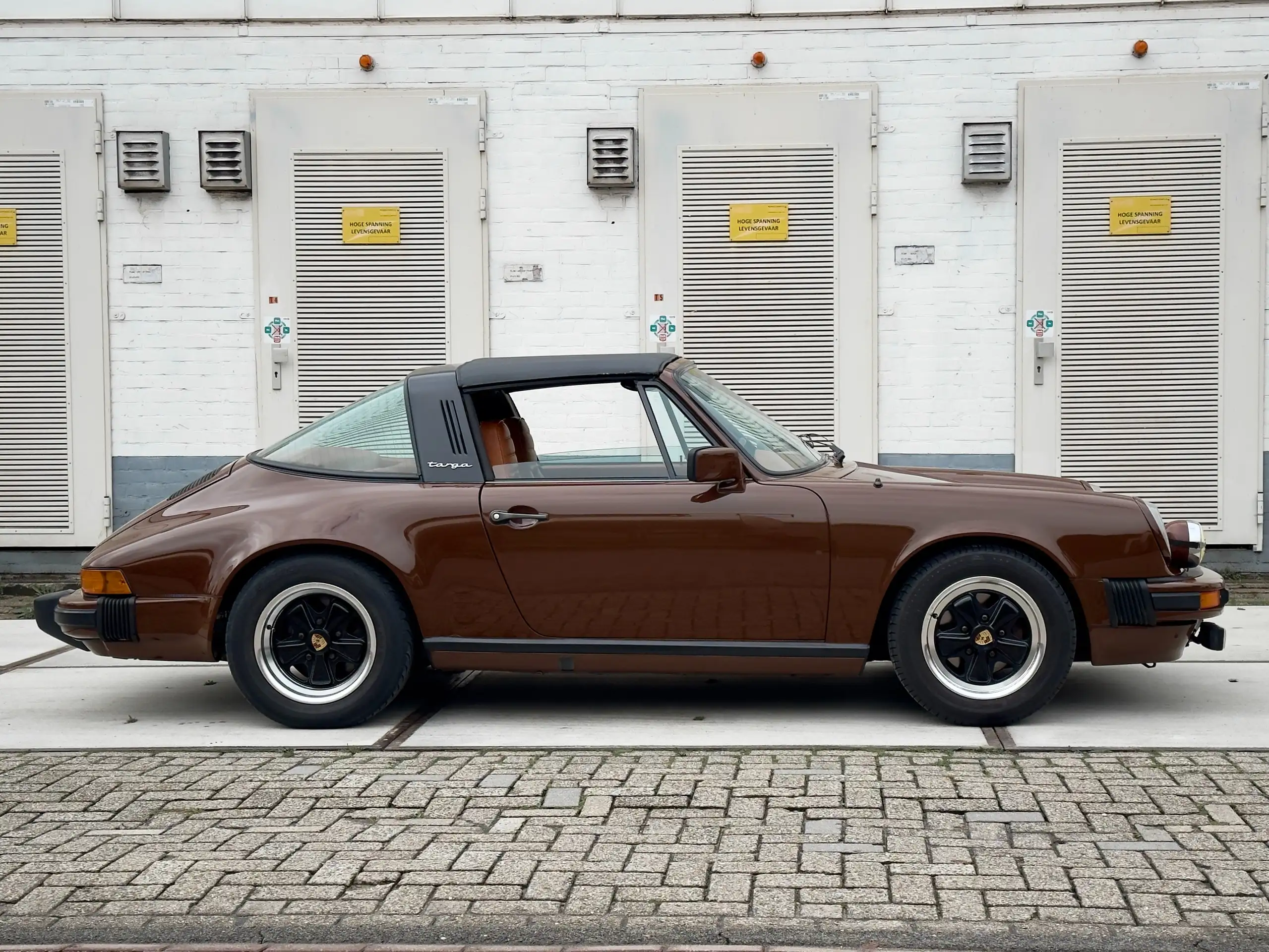 Porsche - 911