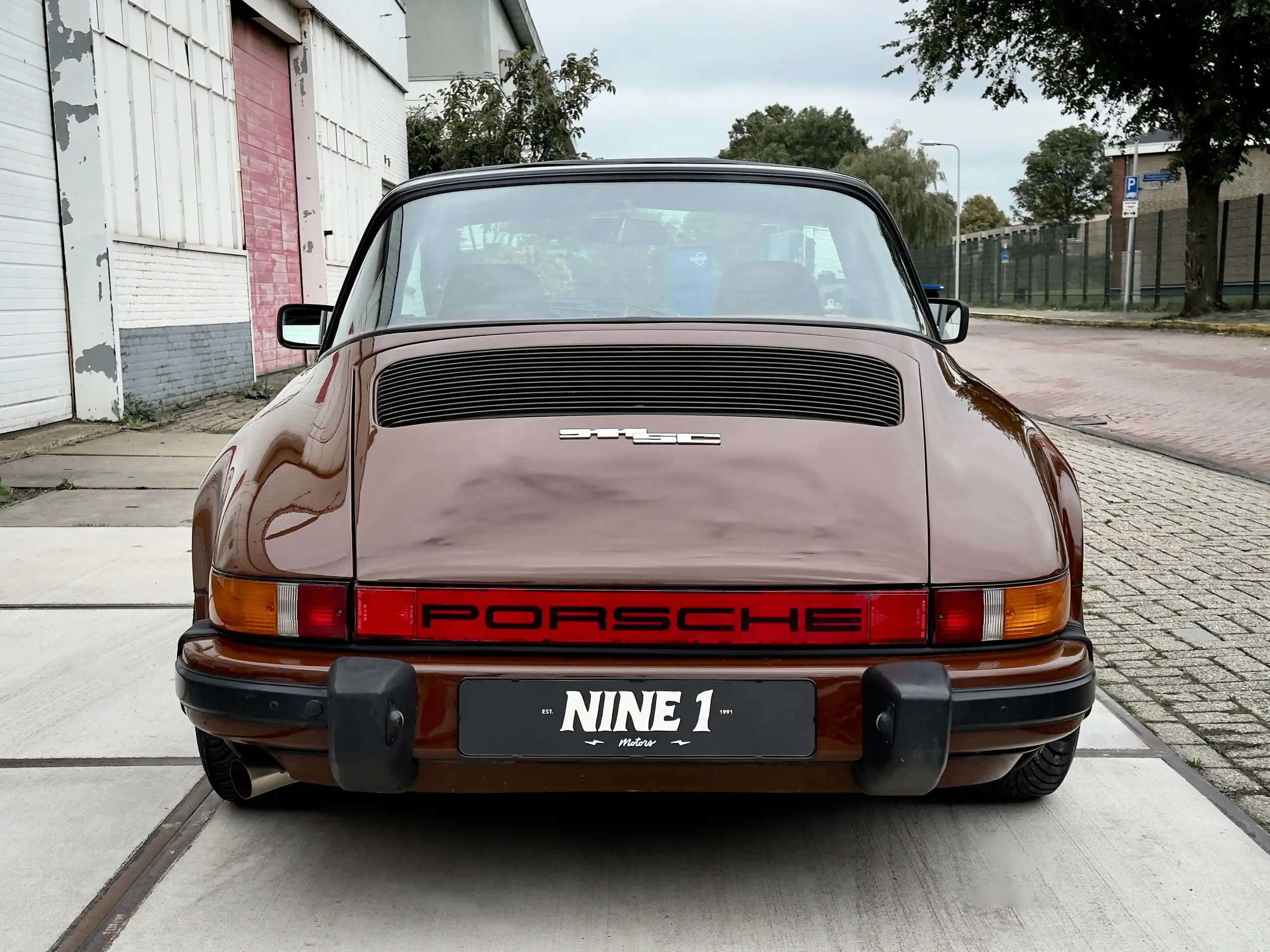 Porsche - 911