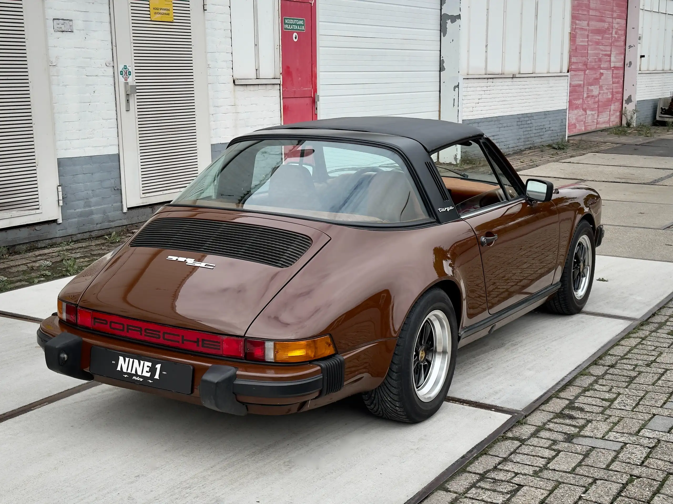 Porsche - 911