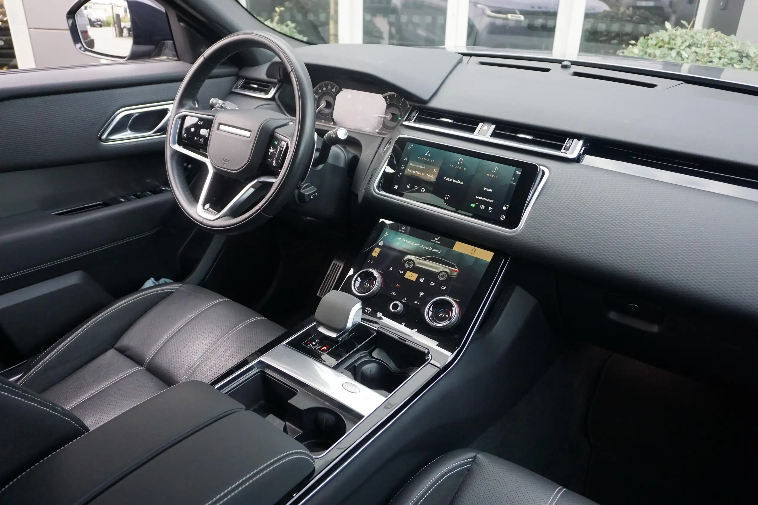 Land Rover - Range Rover Velar