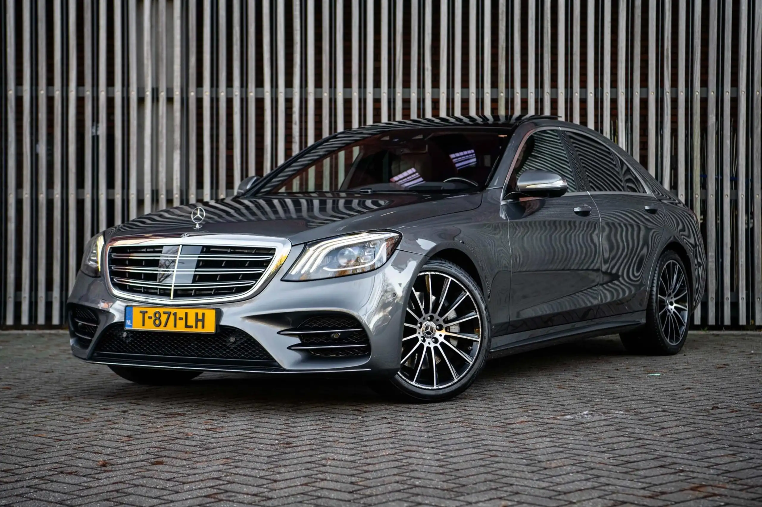 Mercedes-Benz - S 400