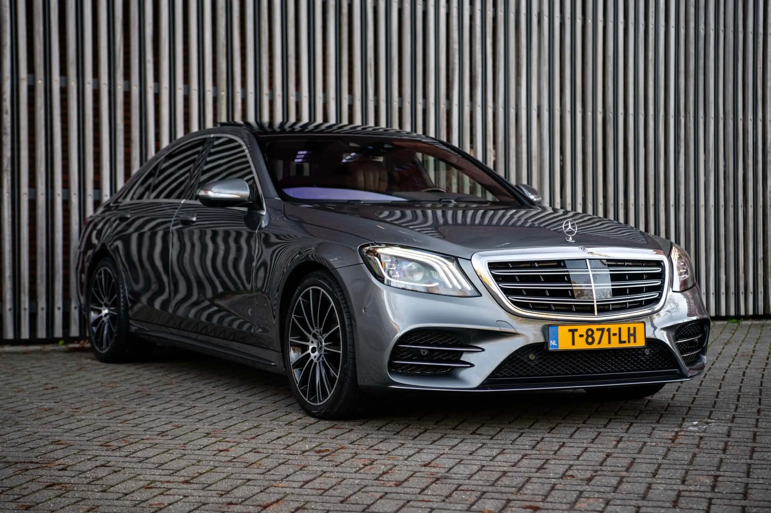 Mercedes-Benz - S 400