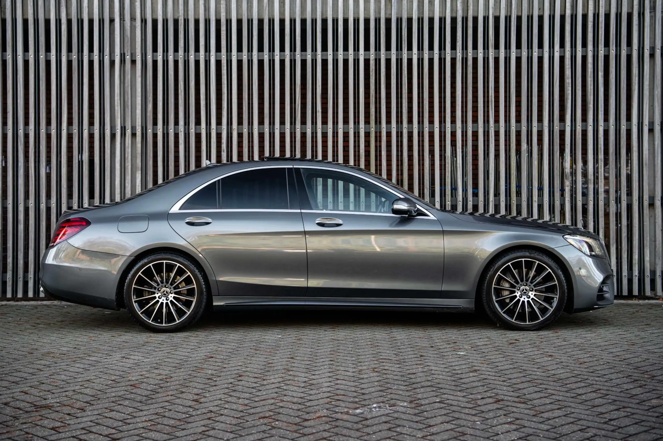 Mercedes-Benz - S 400