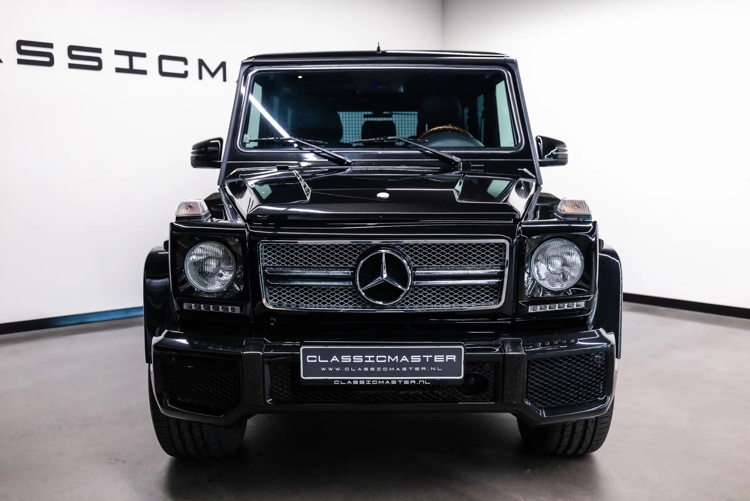 Mercedes-Benz - G 500