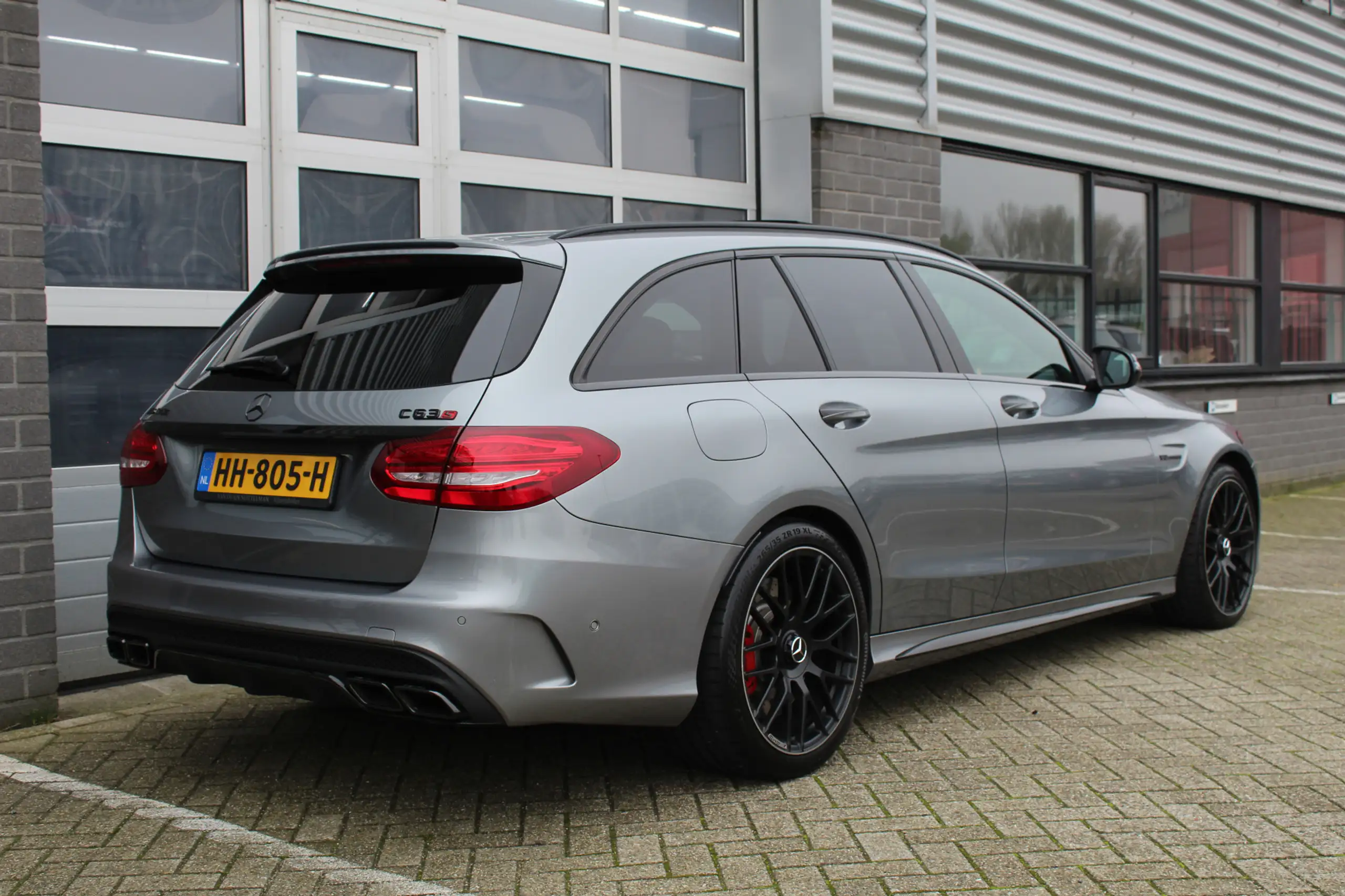 Mercedes-Benz - C 63 AMG