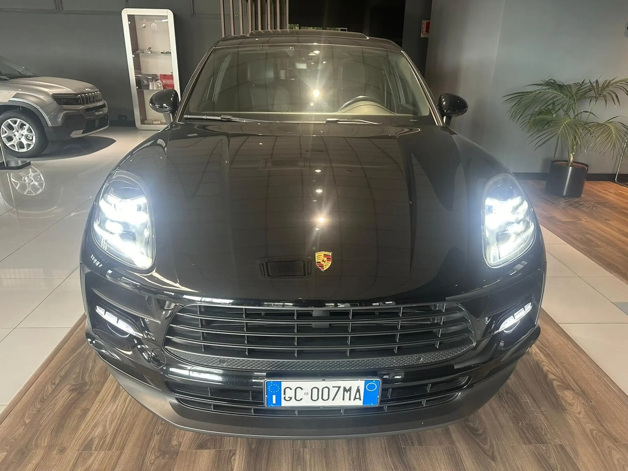 Porsche - Macan