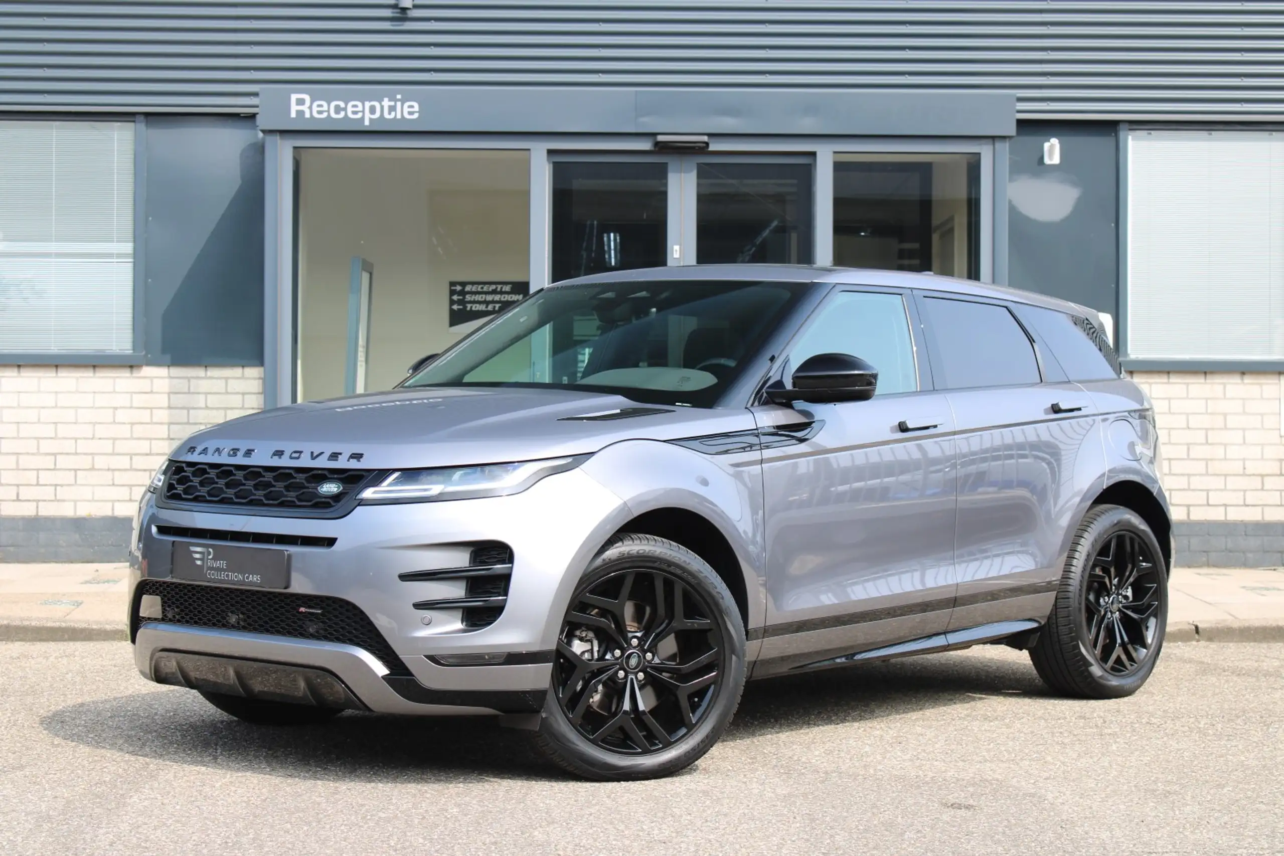 Land Rover - Range Rover Evoque